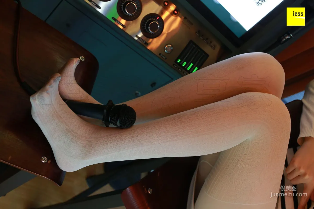 Zi Zi, White Stockings Beauty in the Karaoke Room [IESS] Silk Enjoyer 203 Photo Set photo 52