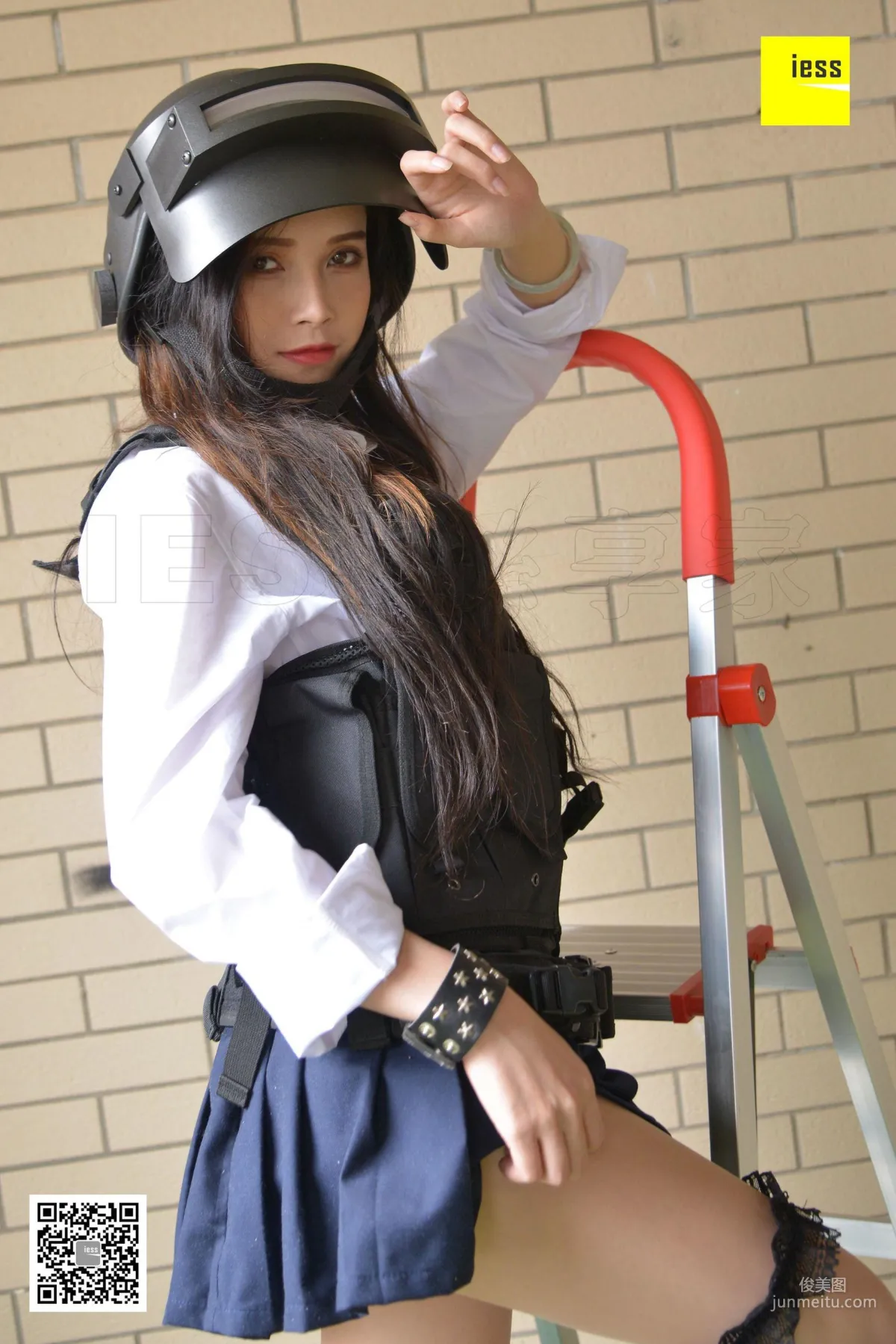 小羽《女戰士》――帶妹吃雞 [異思趣向IESS] 絲享家207 寫真集 33