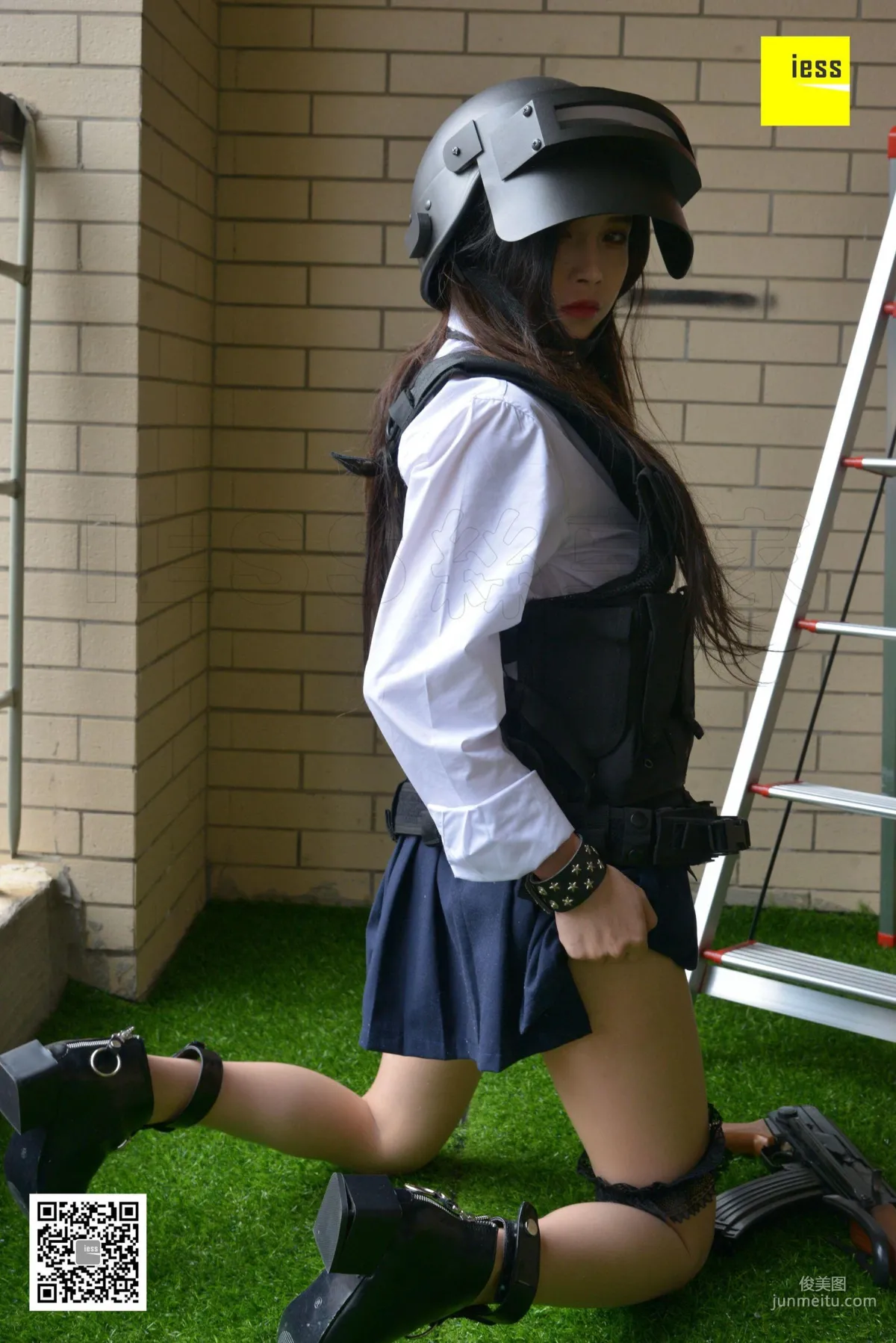 小羽《女戰士》――帶妹吃雞 [異思趣向IESS] 絲享家207 寫真集 23