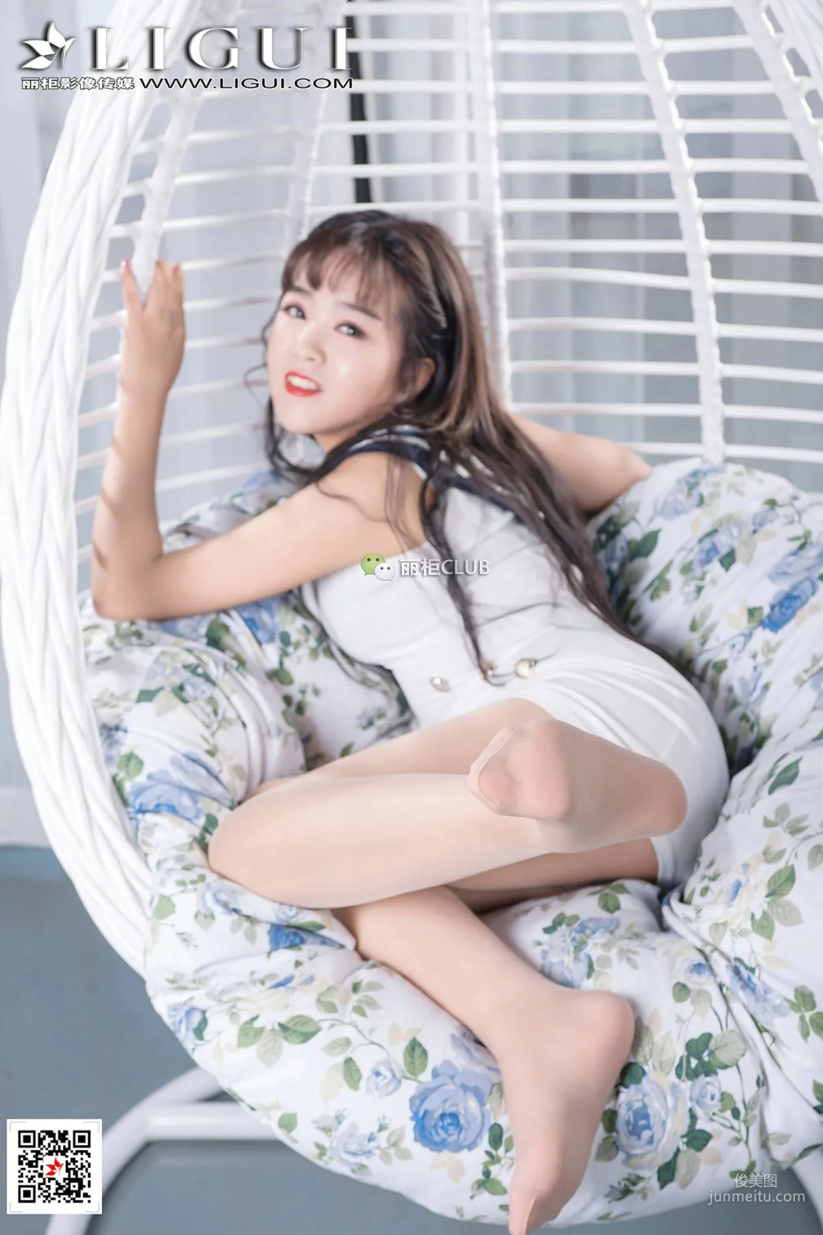 Model 刘悦《摇篮椅丝足美腿》 [丽柜Ligui] 写真集12