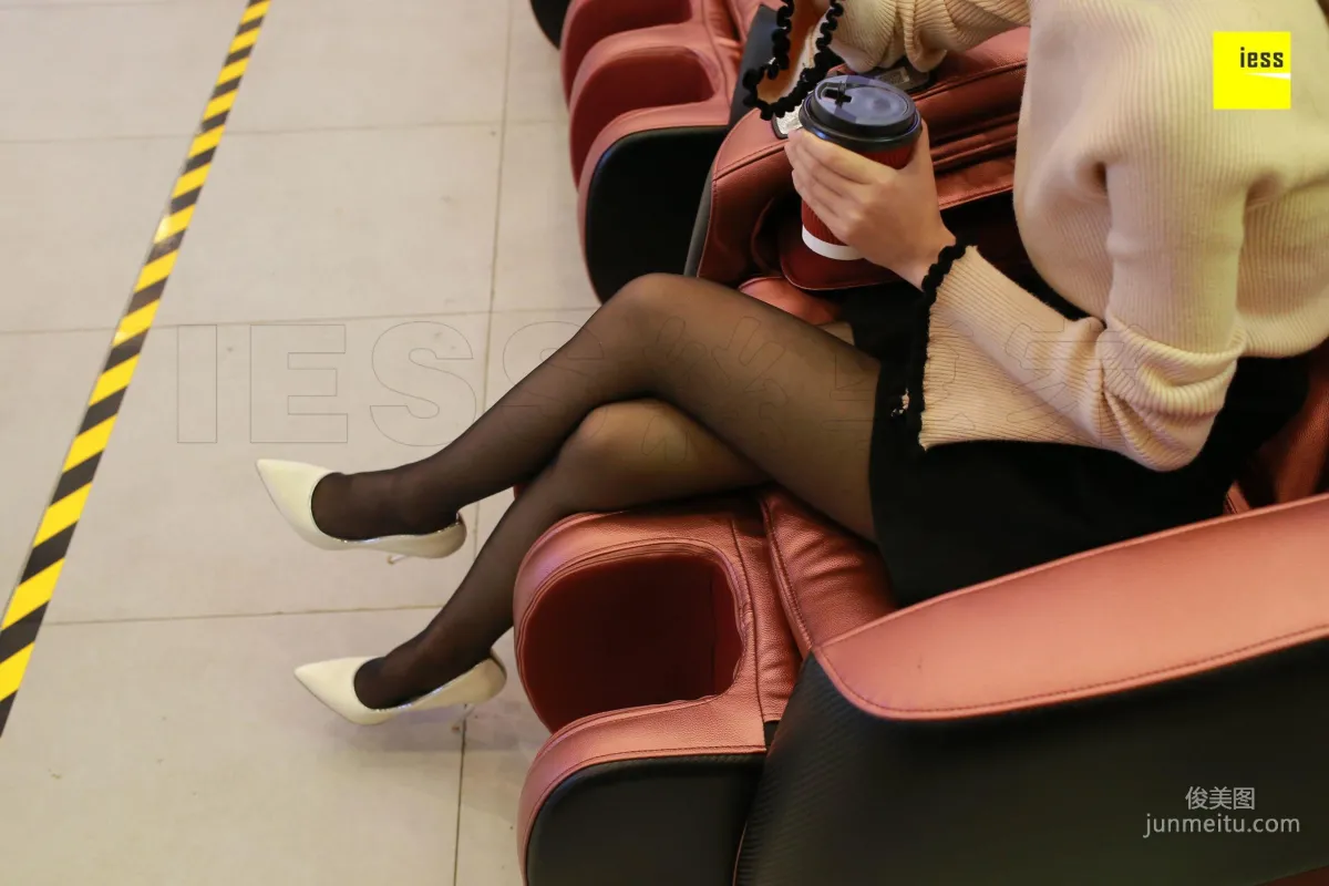 Jing Jing, Black Stockings Beauty on the Massage Chair [IESS] Silk Enjoyer 190 Photo Set photo 6