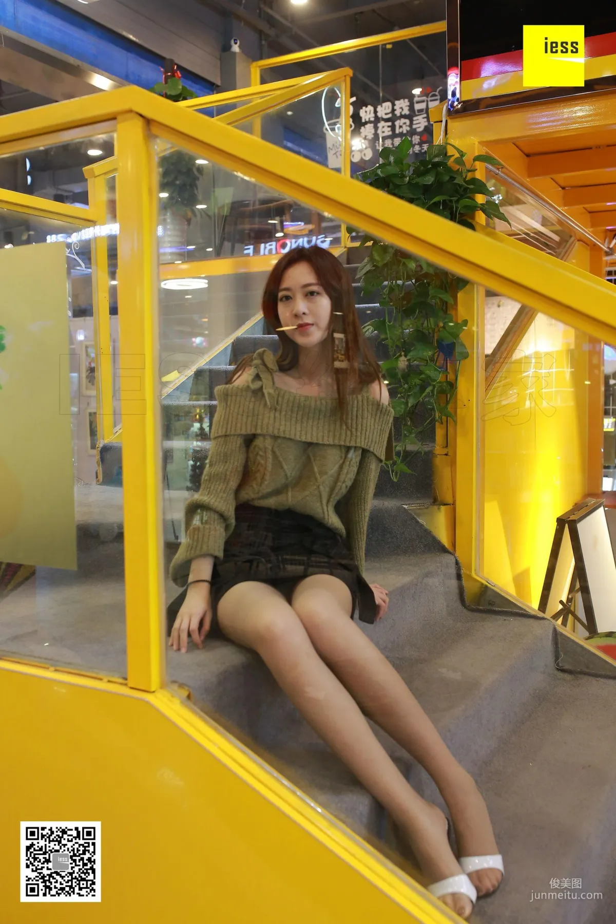 Zi Zi, Absolutely Beautiful Long Legs Coffee Stockings [IESS] Silk Enjoyer 193 Photo Set photo 50