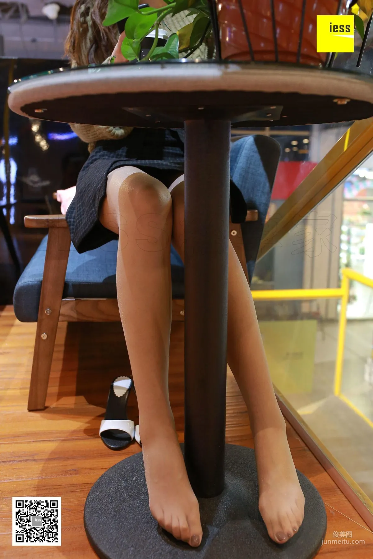 Zi Zi, Absolutely Beautiful Long Legs Coffee Stockings [IESS] Silk Enjoyer 193 Photo Set photo 17