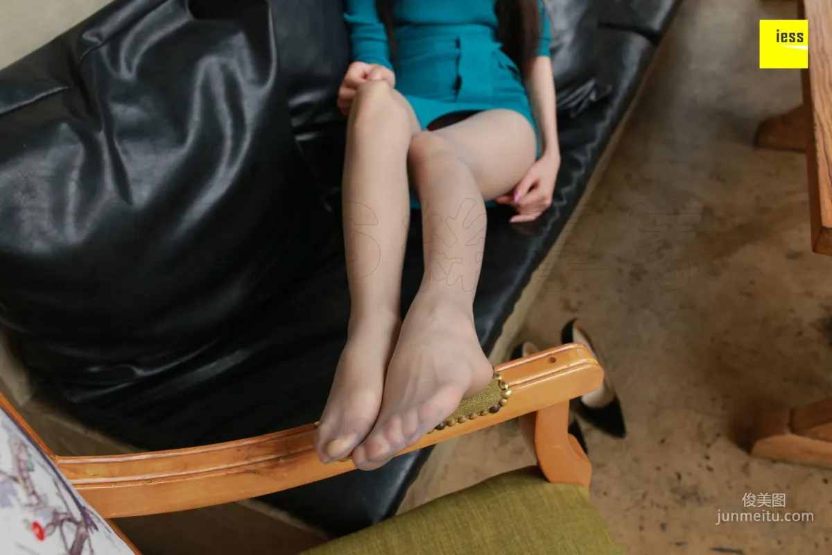 Shuang Shuang Who Reserved These Beautiful Legs [IESS] Silk Enjoyer 202 Photo Set photo 42