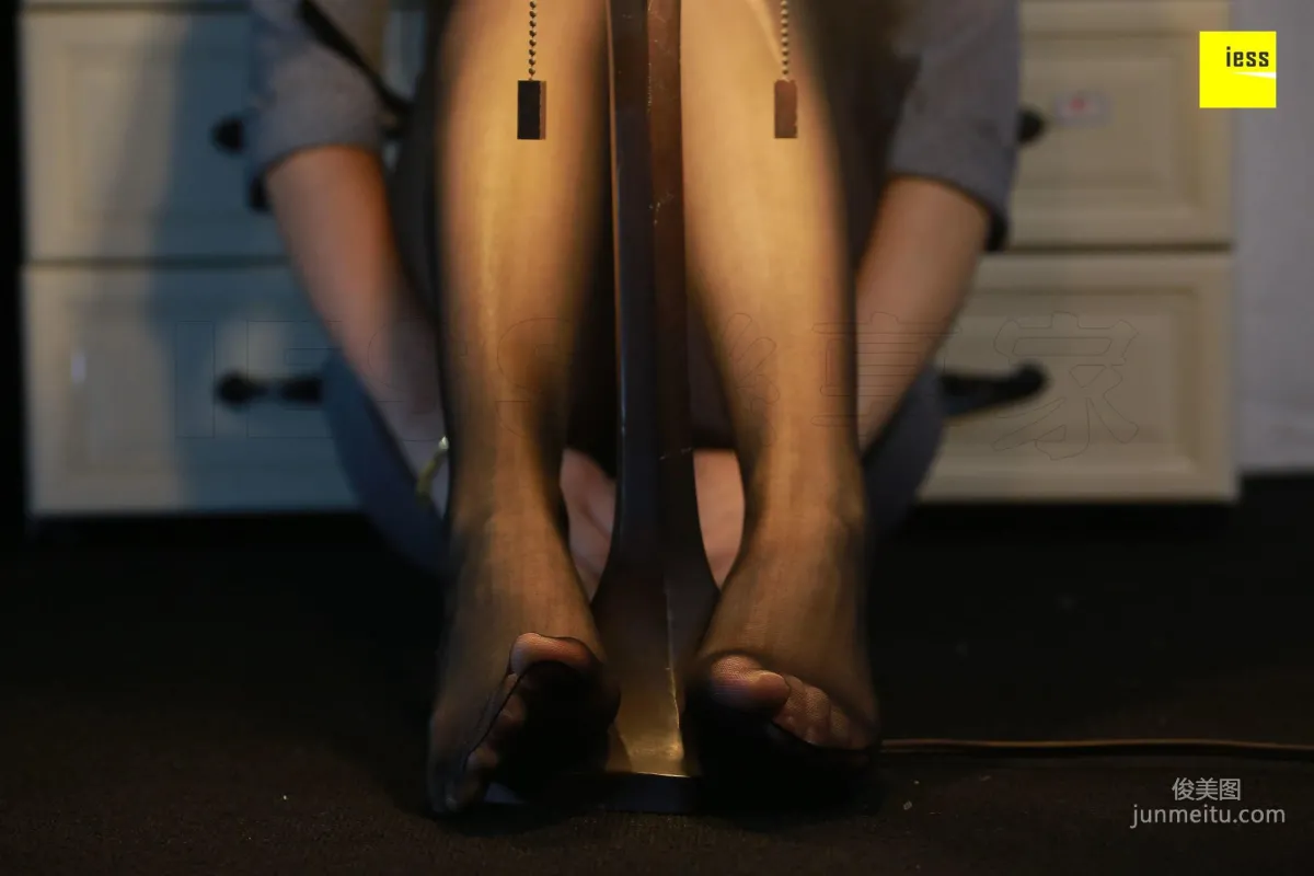 Wen Xin, Mirror Flower Black Stockings [IESS] Silk Enjoyer 198 Photo Set photo 84