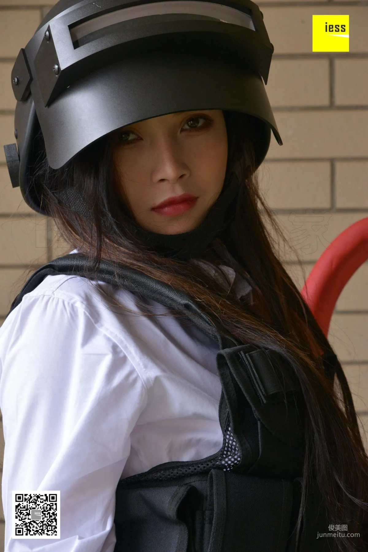 小羽《女戰士》――帶妹吃雞 [異思趣向IESS] 絲享家207 寫真集 31