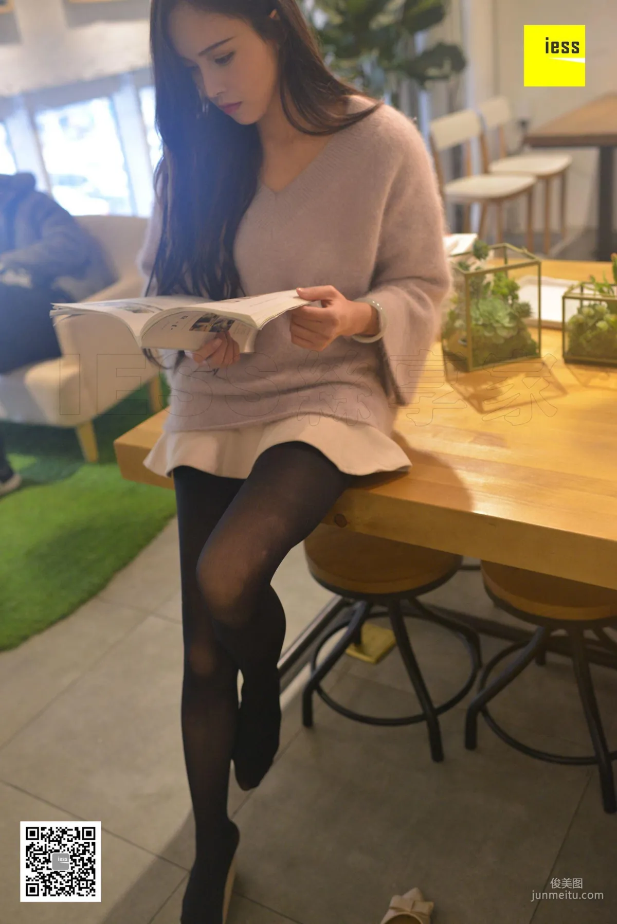 Xiao Yu, 50D Black Stockings and Flats [IESS] Stockings Lover 195 Photo Set photo 10