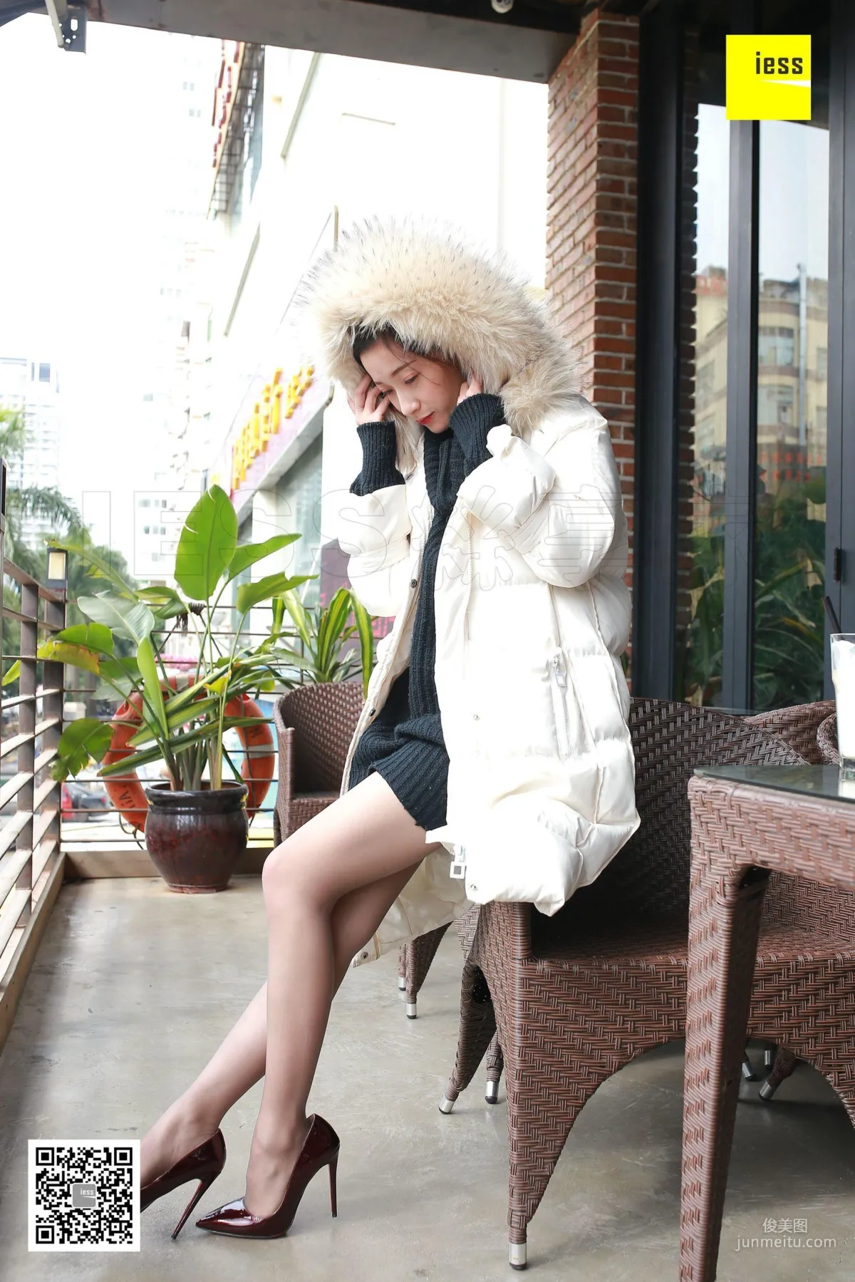 Qiuqiu Love of Down Jackets [IESS] Silk Enjoyer 196 Photo Set photo 45