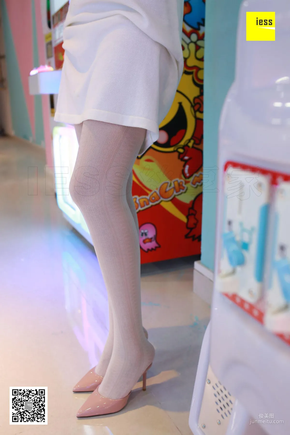 紫紫《练歌房白丝美女》 [异思趣向IESS] 丝享家203 写真集1