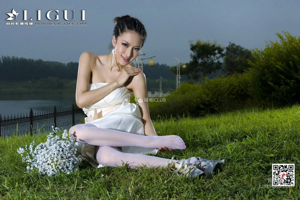 Model 雪儿《白丝+抹胸礼服》 [丽柜Ligui] 写真集41
