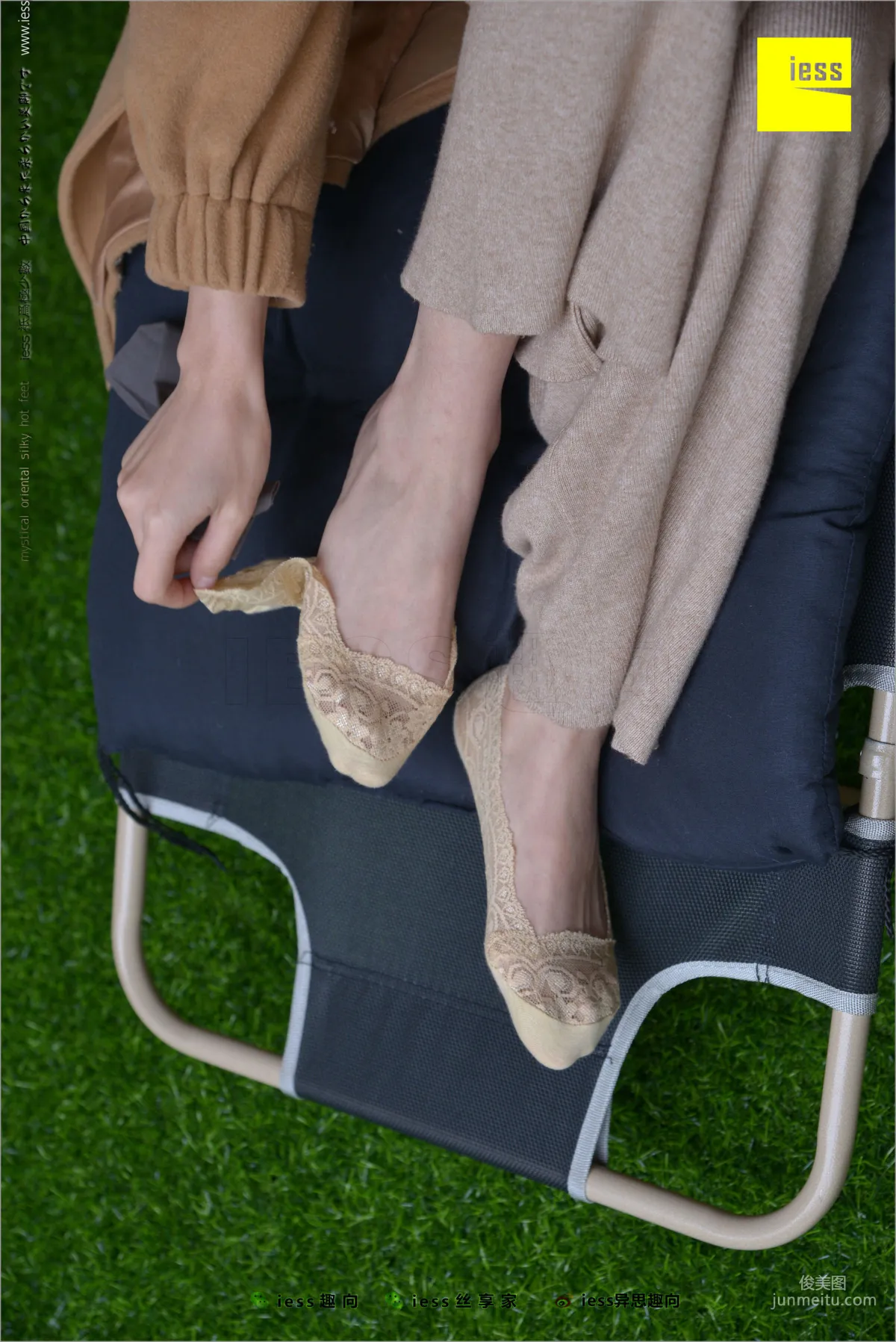 Xiao Yu 'Xiao Yu, Boat Socks, Short Stockings and Flats' Simplified Version [IESS] Silk Legs Bento 218 Photo Set photo 17