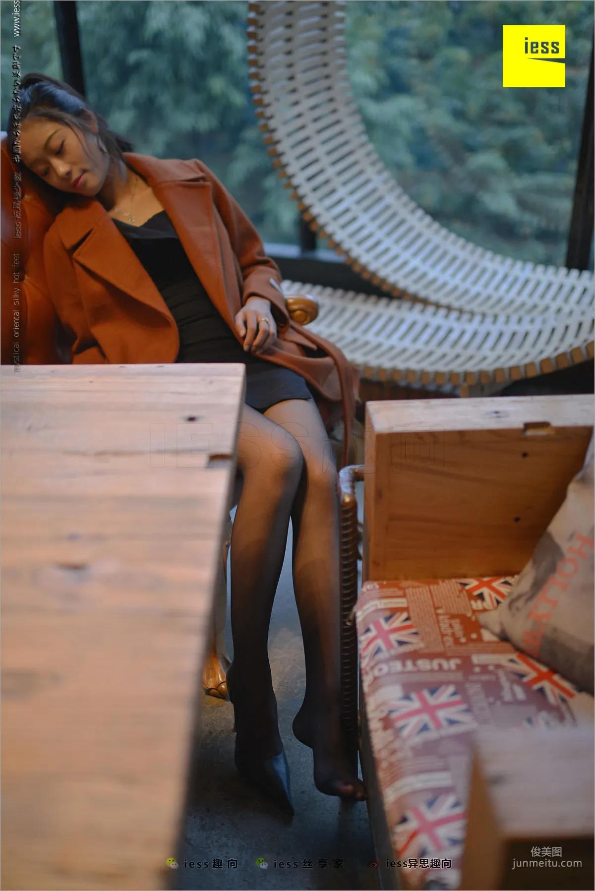 Xiaohei Meijing Jing Black Girl's Black Stockings Beautiful Legs [IESS] Silk Feet Bento 209 Photo Set photo 52