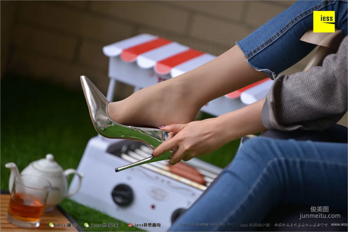 Hua Hua《Classic Little Feet》 [IESS] Silk Feet Bento 210 Photo Set photo 31