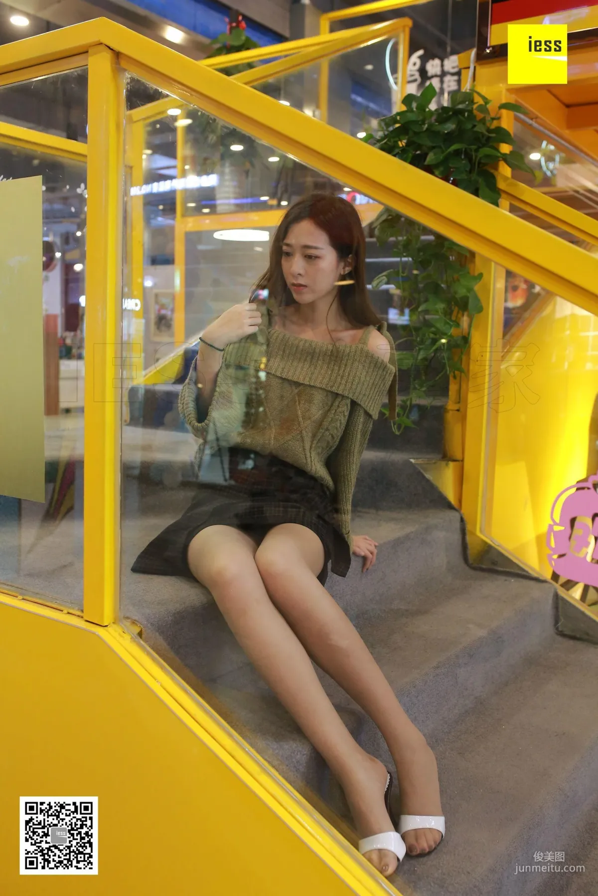 Zi Zi, Absolutely Beautiful Long Legs Coffee Stockings [IESS] Silk Enjoyer 193 Photo Set photo 51