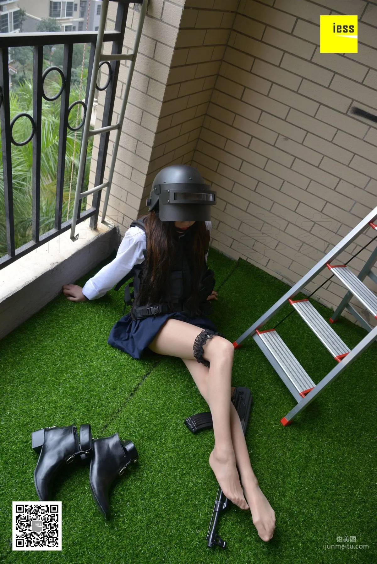 小羽《女戰士》――帶妹吃雞 [異思趣向IESS] 絲享家207 寫真集 91