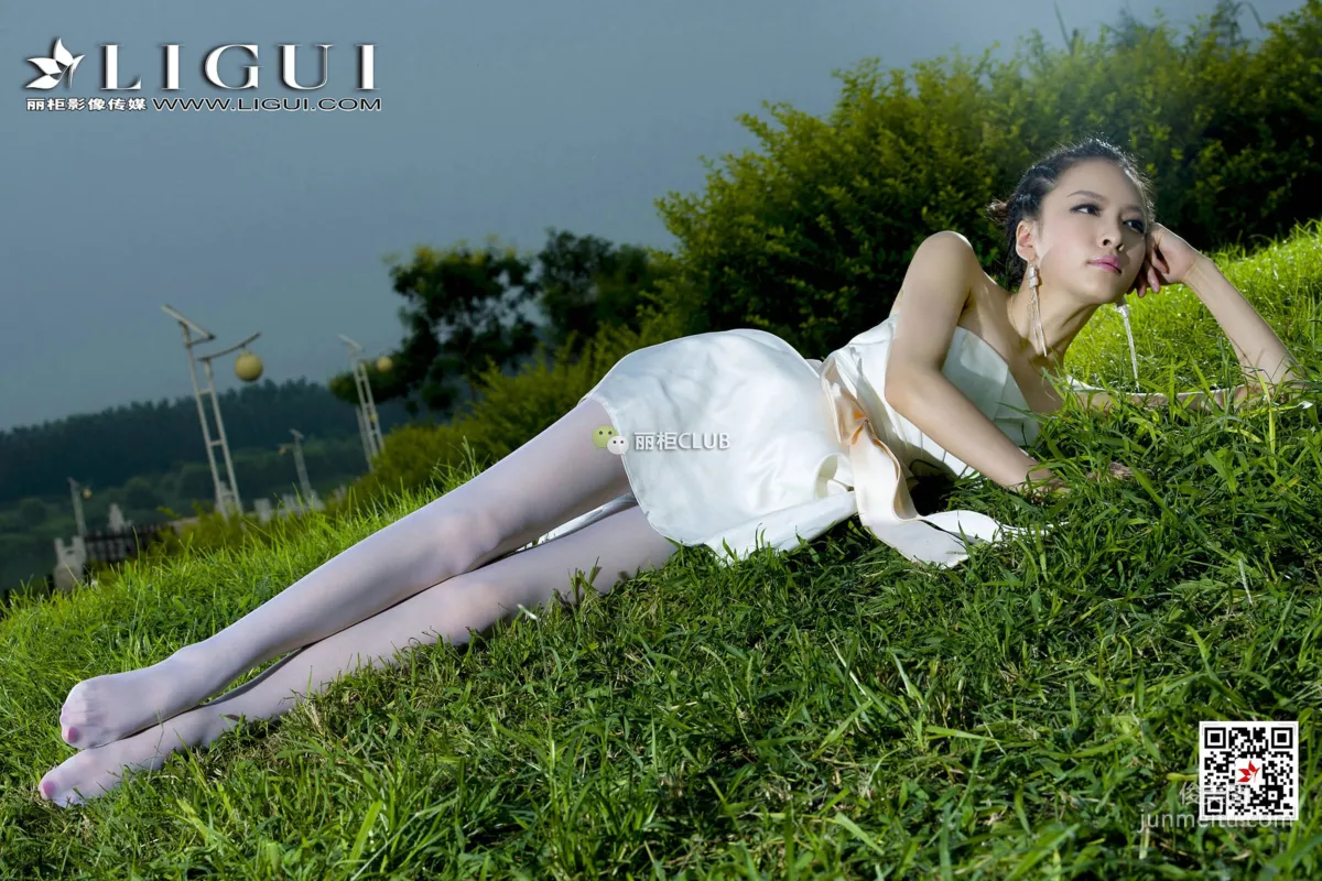 Model 雪儿《夜空白丝》 [丽柜Ligui] 写真集8