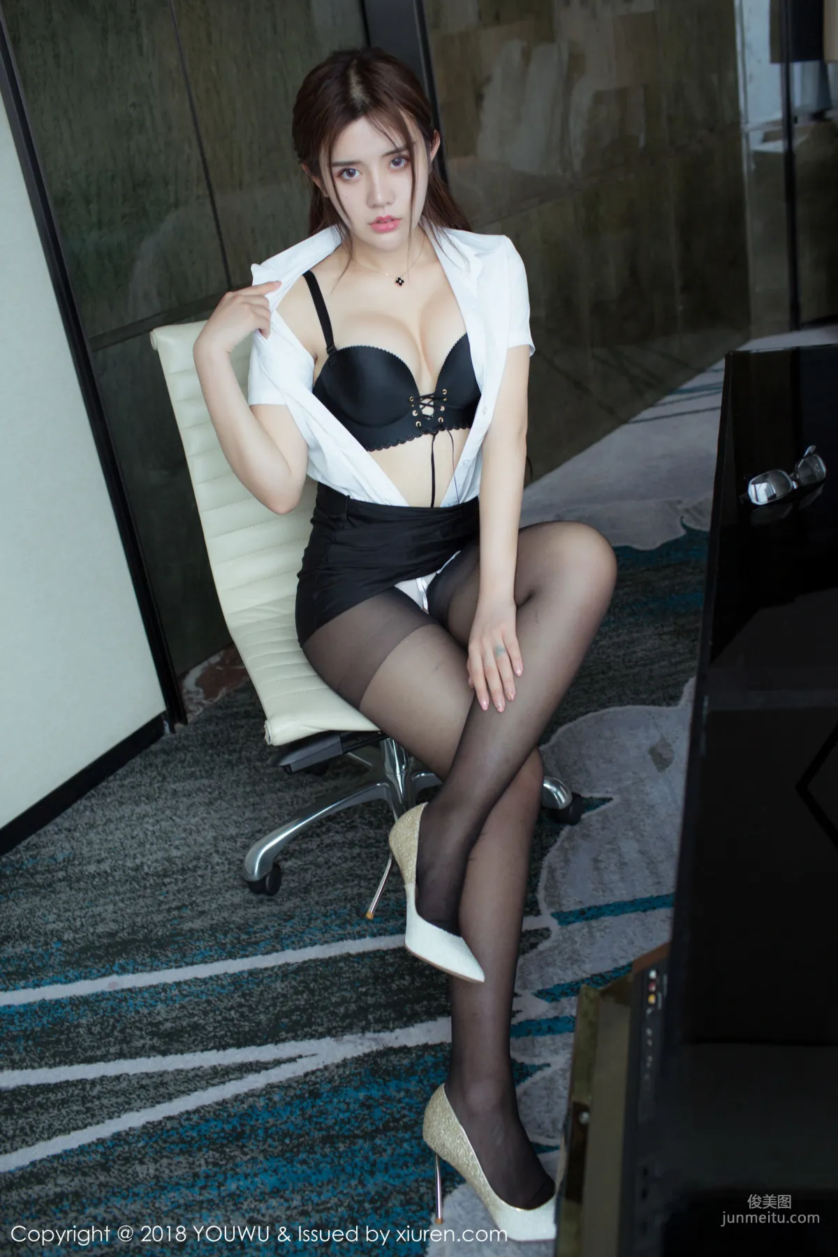 Rabbit Nina (Zhuo Yaqi) "Sexy Female Secretary" [YouWu] VOL.081 Photo Set photo 34