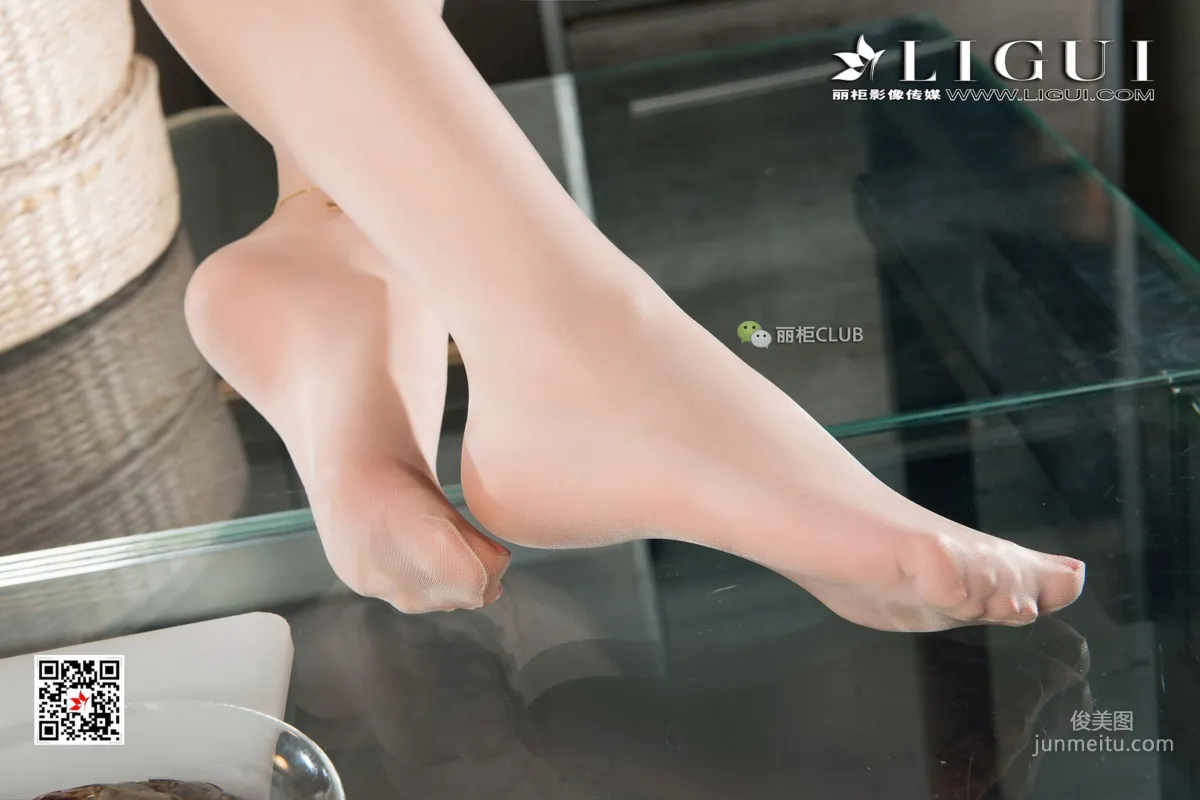 Model 雪糕《OL+美食丝足》 [丽柜Ligui] 写真集47
