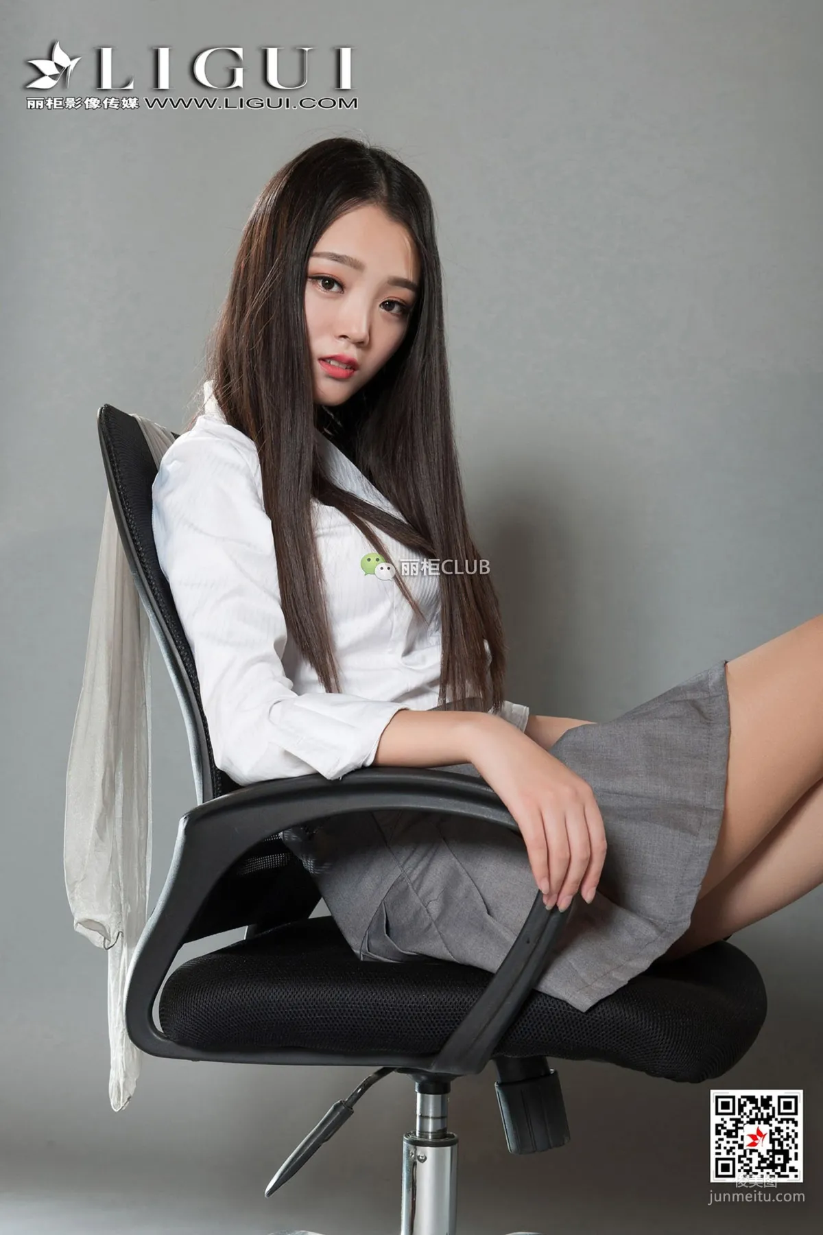 Model 楠楠《办公室玉足》 [丽柜Ligui] 写真集6
