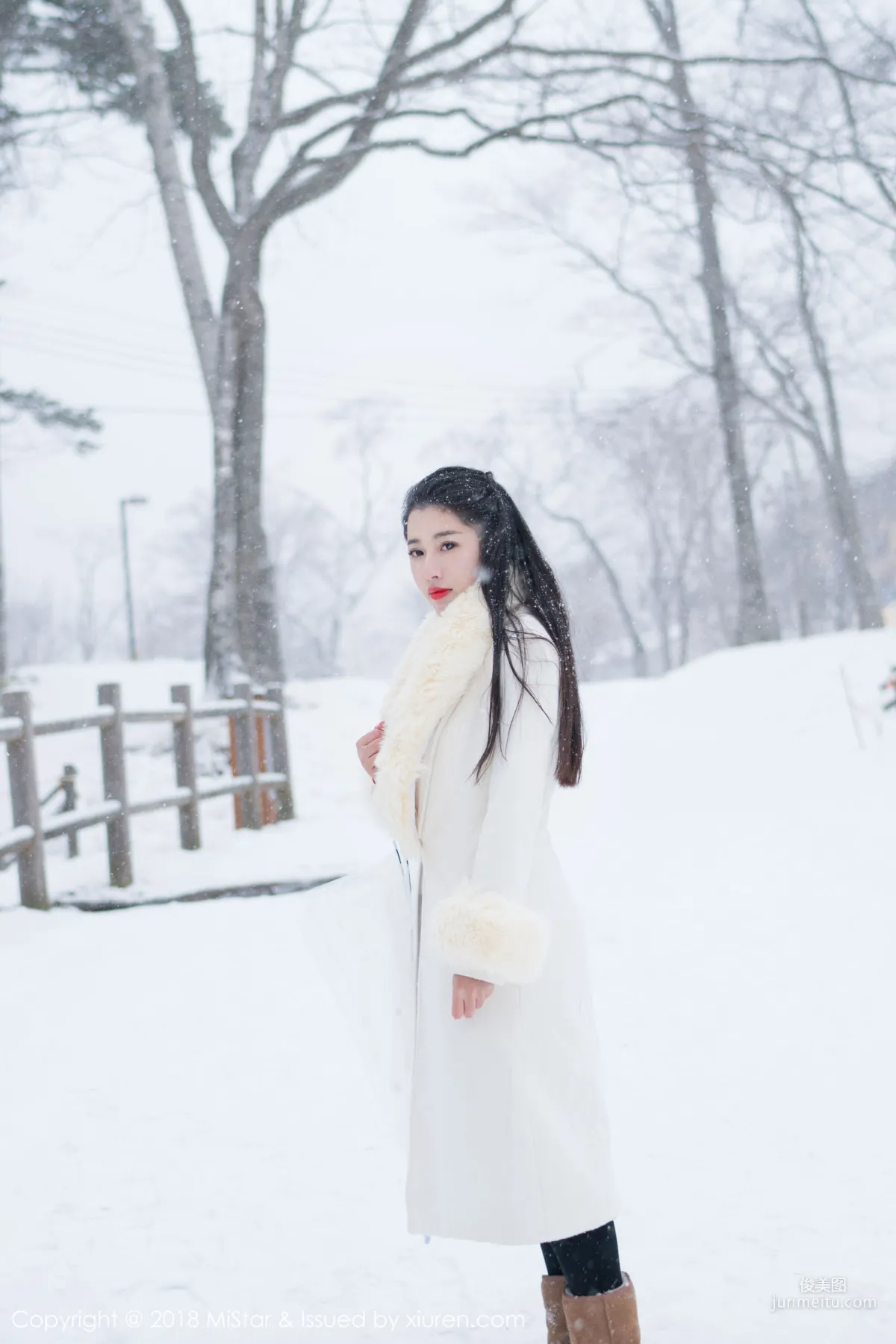 Chen Jiajia Tiffany, Beauty in the Snow and Sexy Dudou, [MiStar] VOL.216 Photo Set photo 27