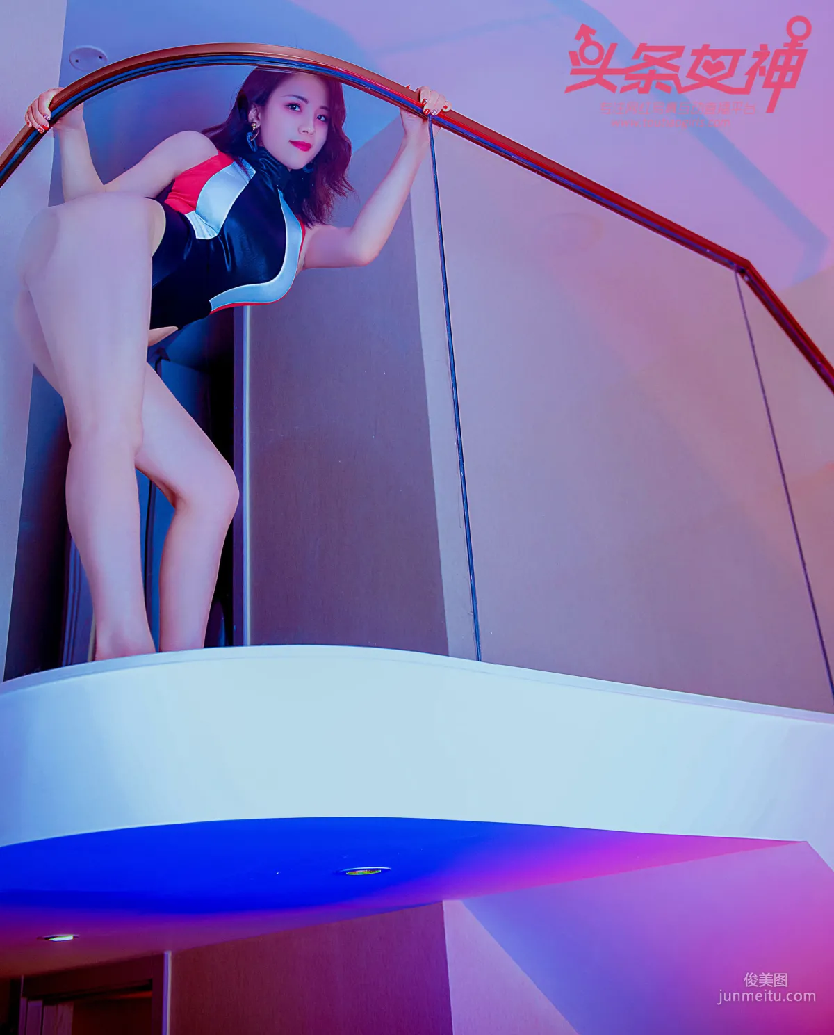 Di Ai'er, Starry Girl, Star-Spangled Clothes and Colorful Lights [TouTiao Goddess] Photo Set photo 9
