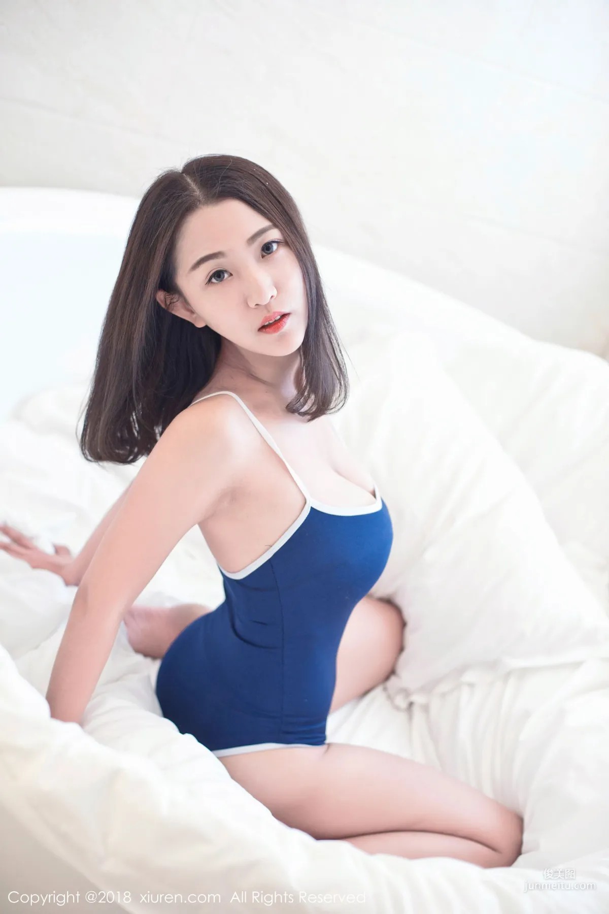 Qiyue Julie《A Top-Quality Soft Sister with Big Bust and Slim Waist》 [XiuRen] No.964 Photo Set photo 28