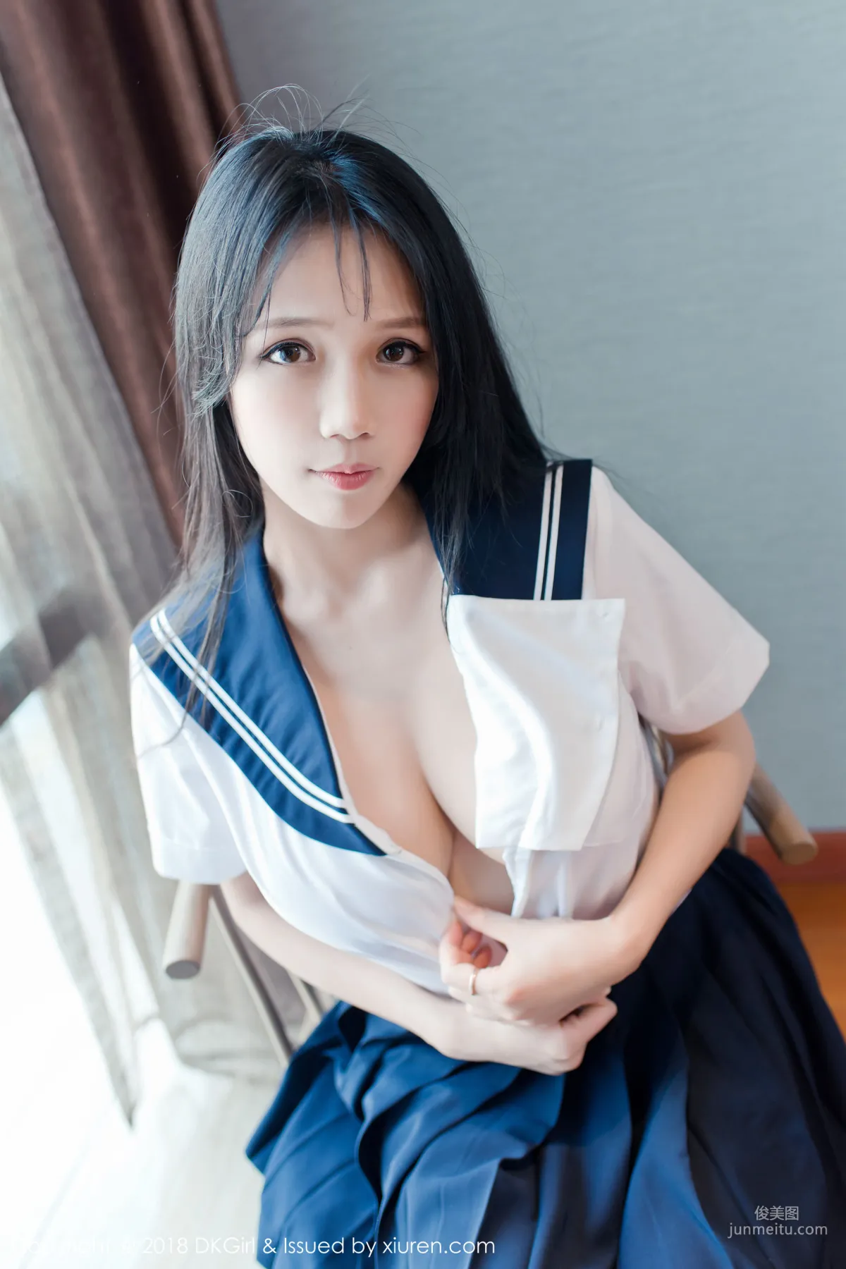 Li Keke, Big Bust and Beautiful Legs, Vacuum Interpretation [DKGirl] Vol.063 Photo Set photo 37