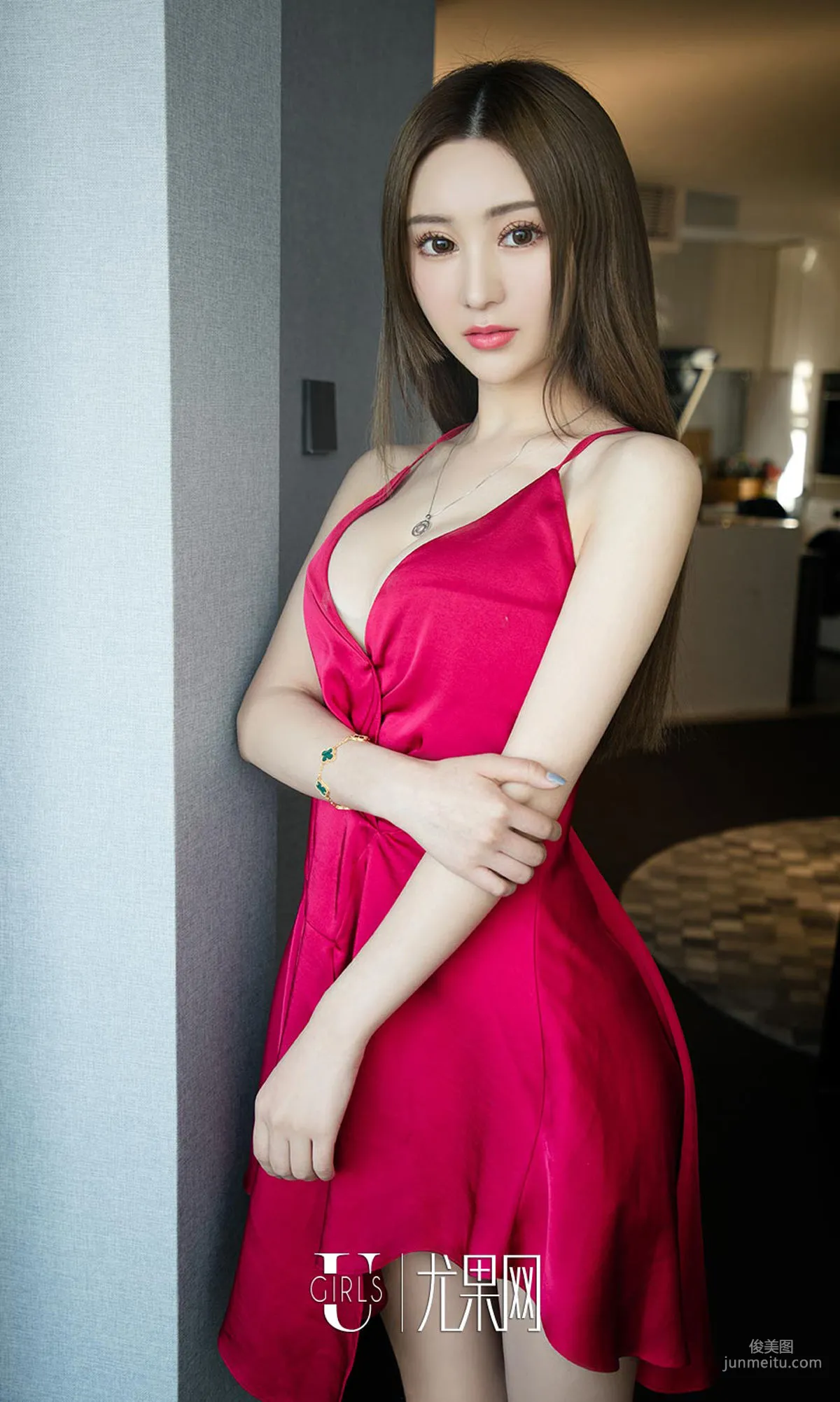 Cheng Zi 'Meeting Love at the Corner' [Ugirls App Ai Youwu] No.1045 Photo Set photo 14
