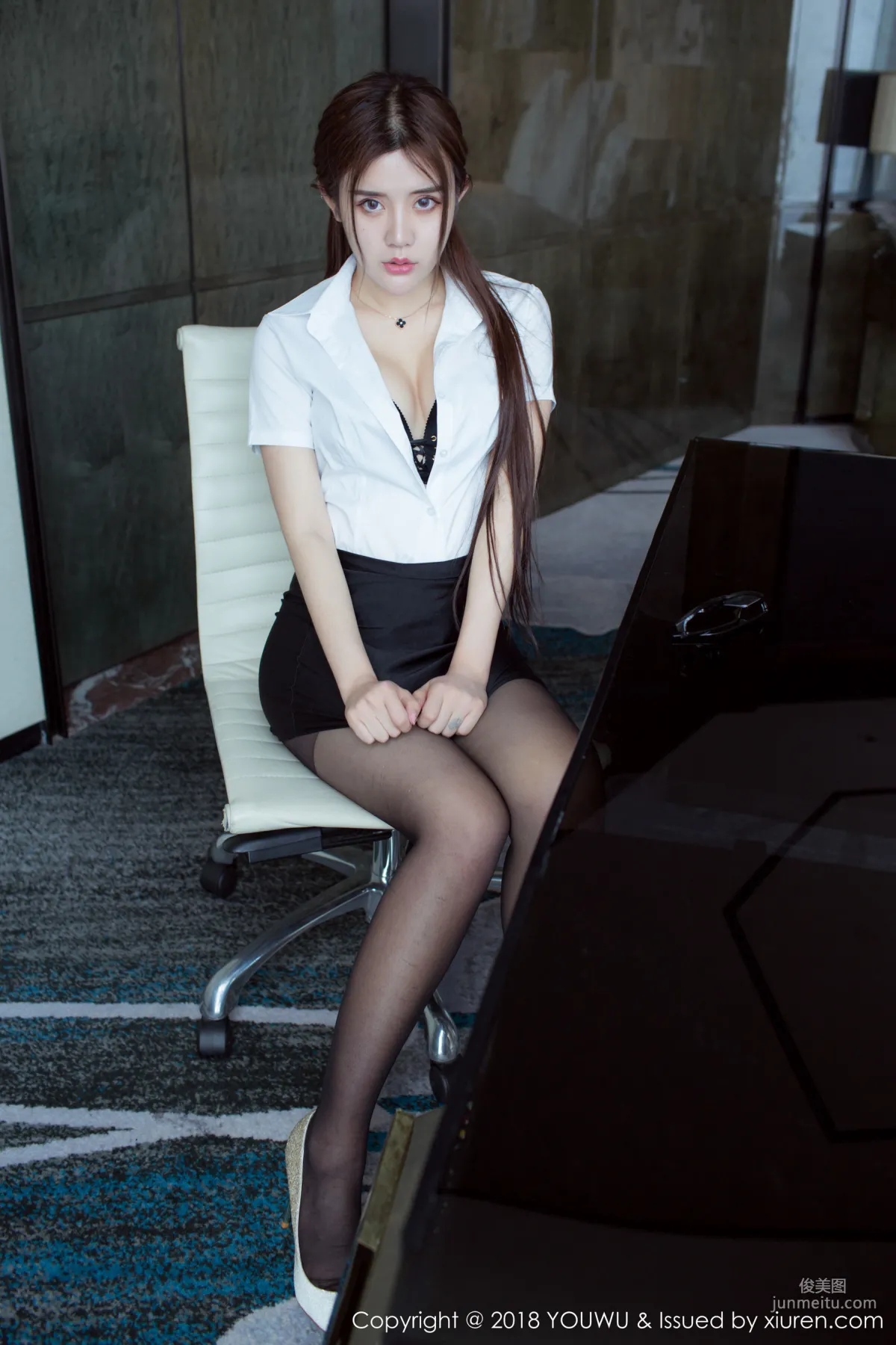 Rabbit Nina (Zhuo Yaqi) "Sexy Female Secretary" [YouWu] VOL.081 Photo Set photo 23