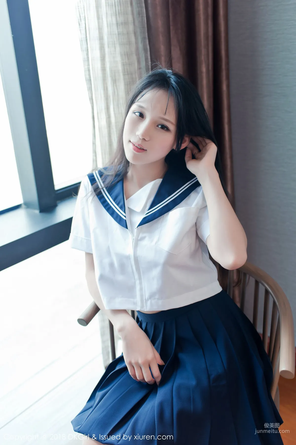Li Keke, Big Bust and Beautiful Legs, Vacuum Interpretation [DKGirl] Vol.063 Photo Set photo 28