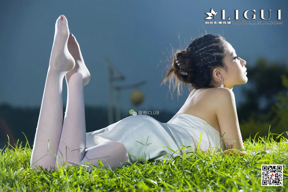 Model 雪儿《夜空白丝》 [丽柜Ligui] 写真集4