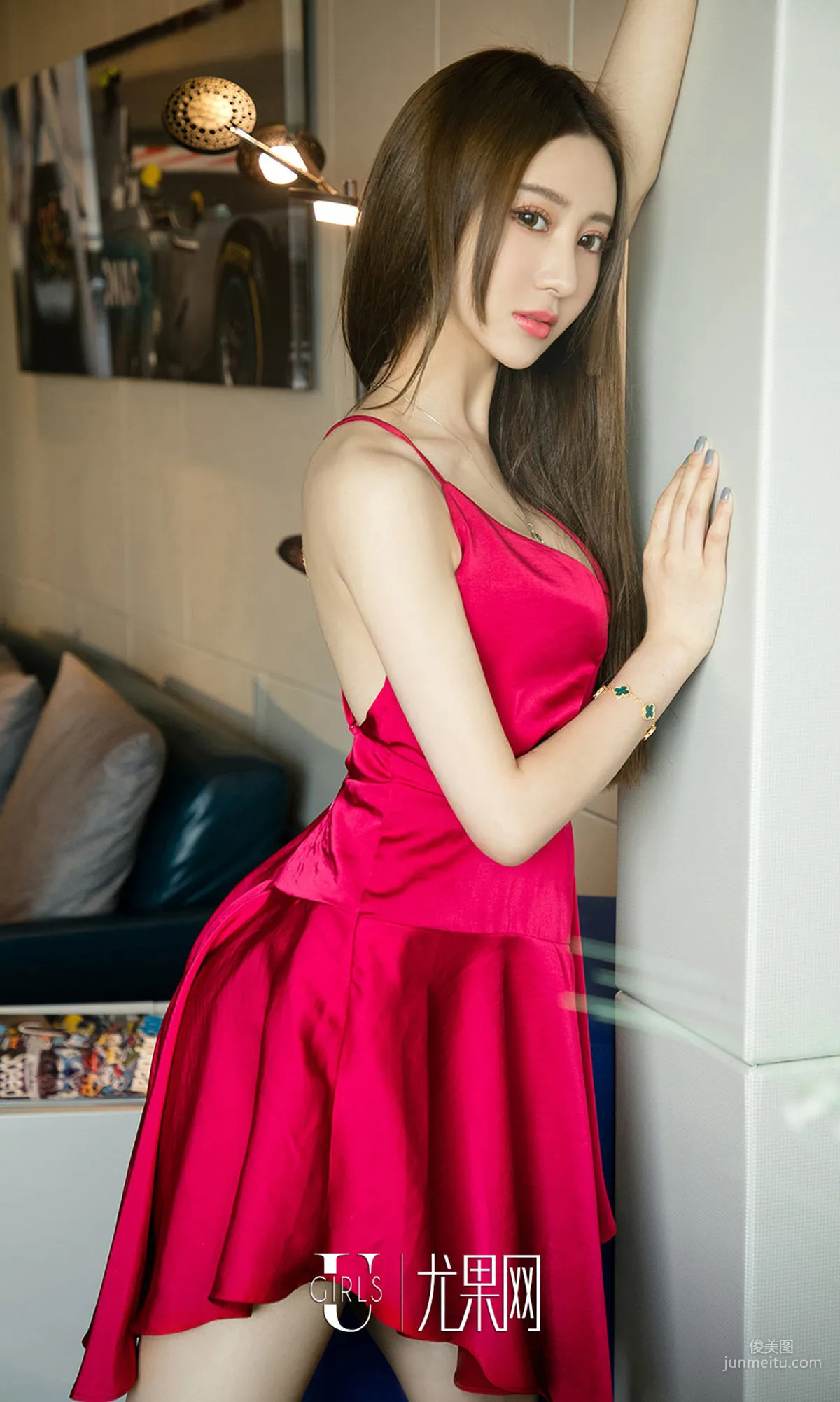 Cheng Zi 'Meeting Love at the Corner' [Ugirls App Ai Youwu] No.1045 Photo Set photo 15