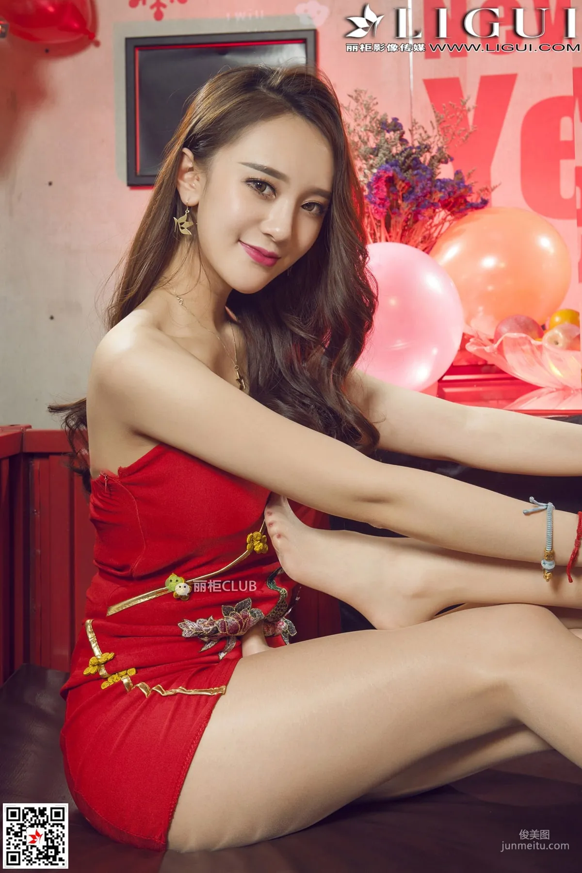 Foot Model Tao Zi & Vicky 《New Year Silk Stockings》 [Ligui] Photo Set photo 43