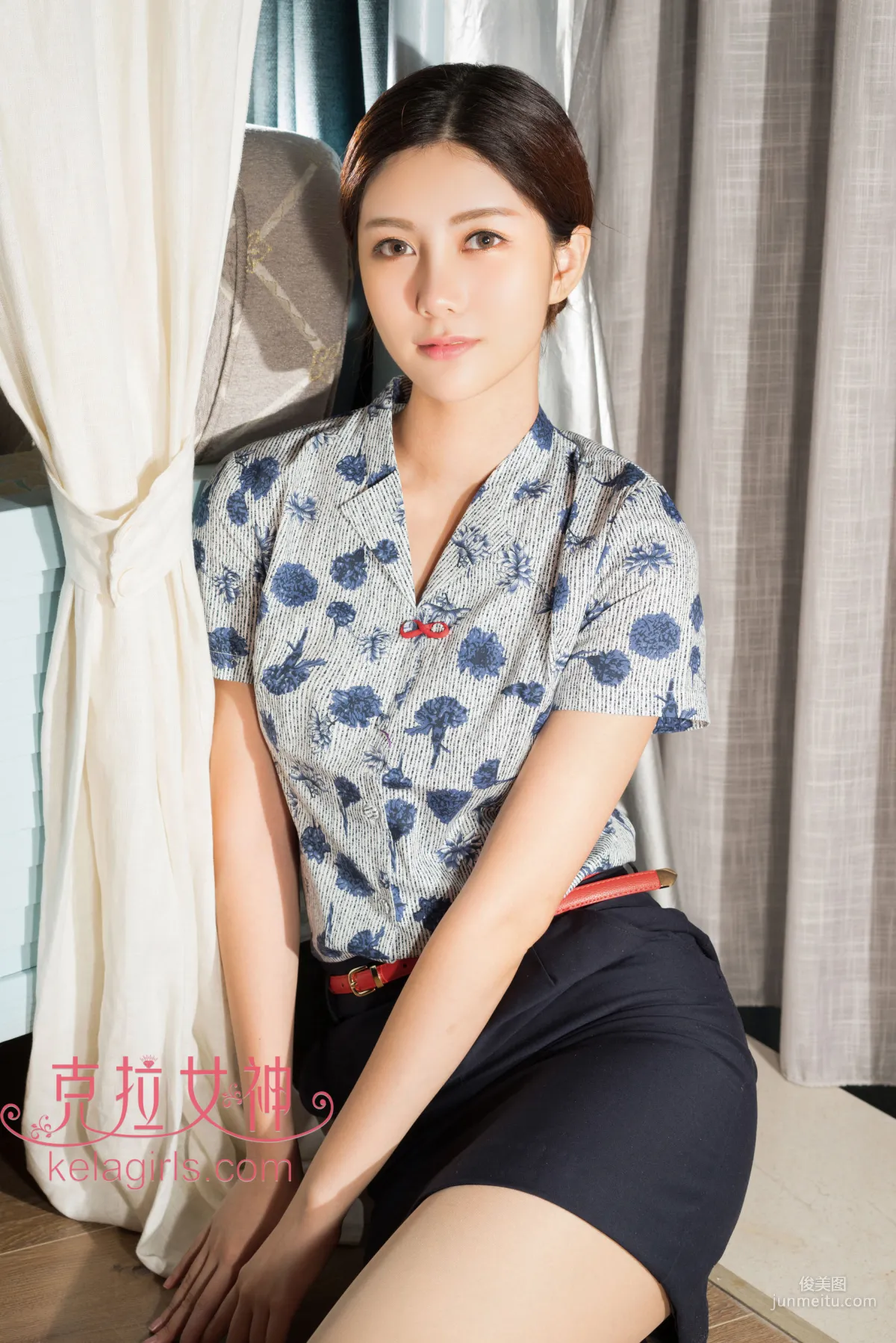Song Zhizhen, Flight Attendant's Silk Stockings [Kelagirls] Photo Set photo 5