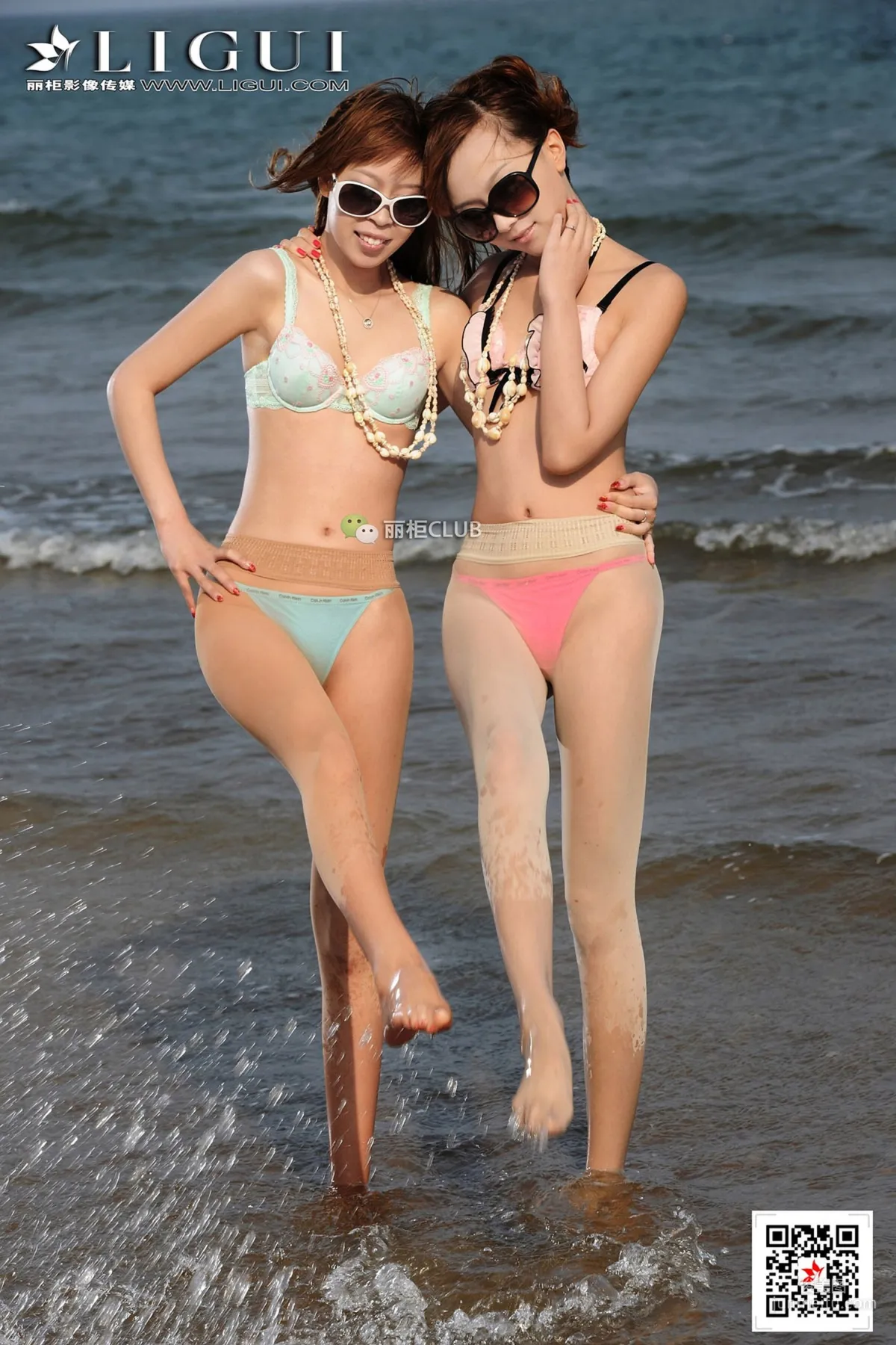 腿模Vicky&桃子《沙滩肉丝》 [丽柜Ligui] 写真集37