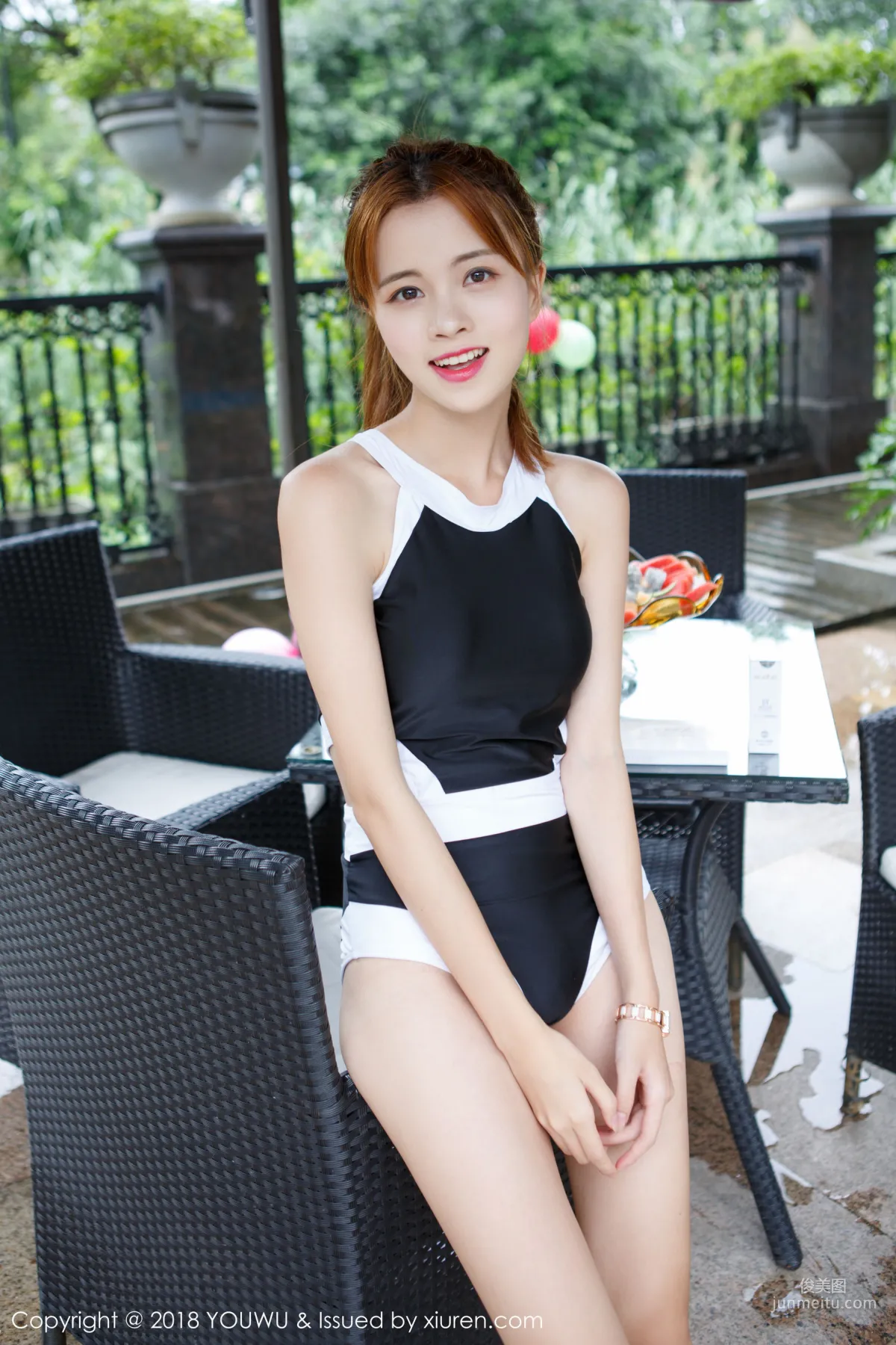 seven Xiaoqi, Standing Gracefully by the Pool [YouWu] VOL.084 Photo Set photo 36