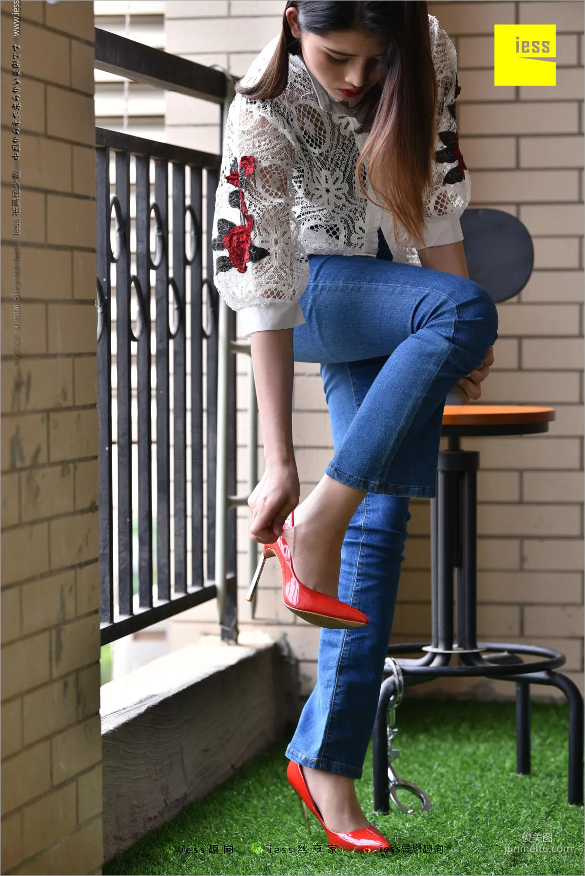 Guang Yan, Jeans, New Model and Red High Heels [IESS] Silk Stockings Bento 224 Photo Set photo 59