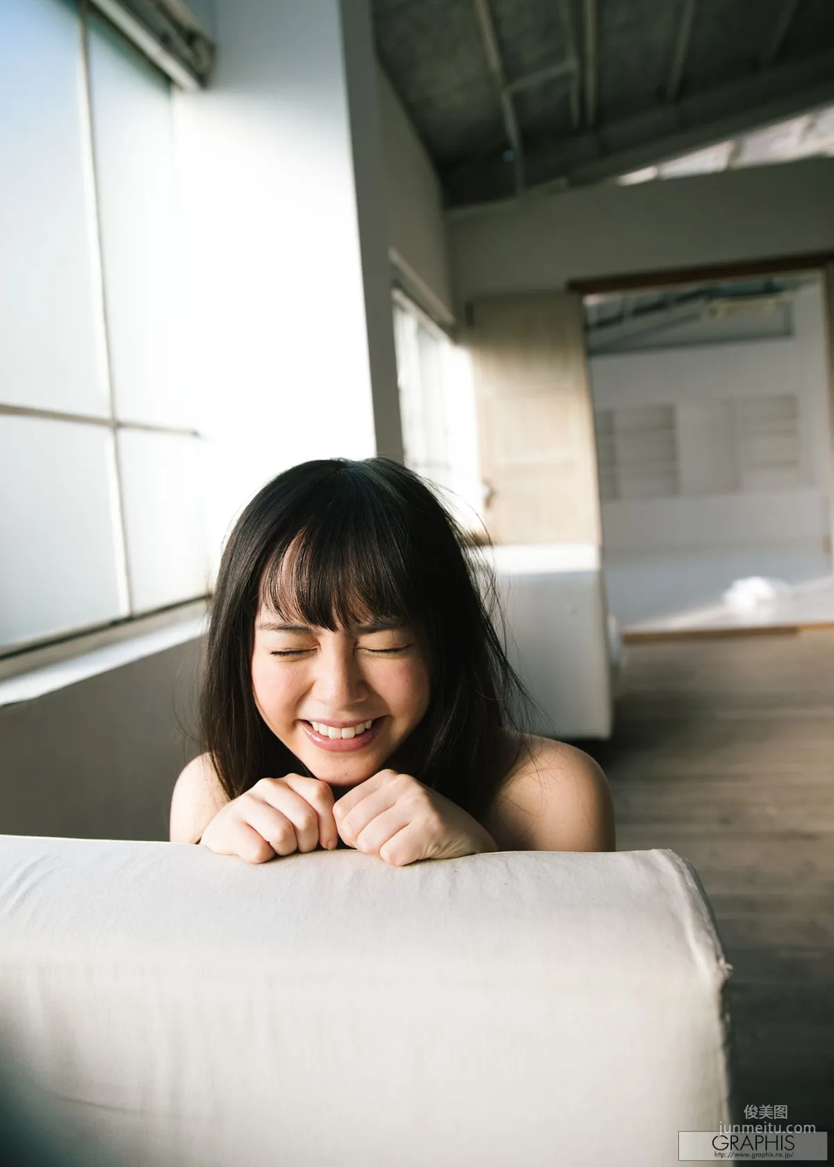 Yuna Ogura [Graphis] Gravure First Undressing Girl Photo Set photo 5