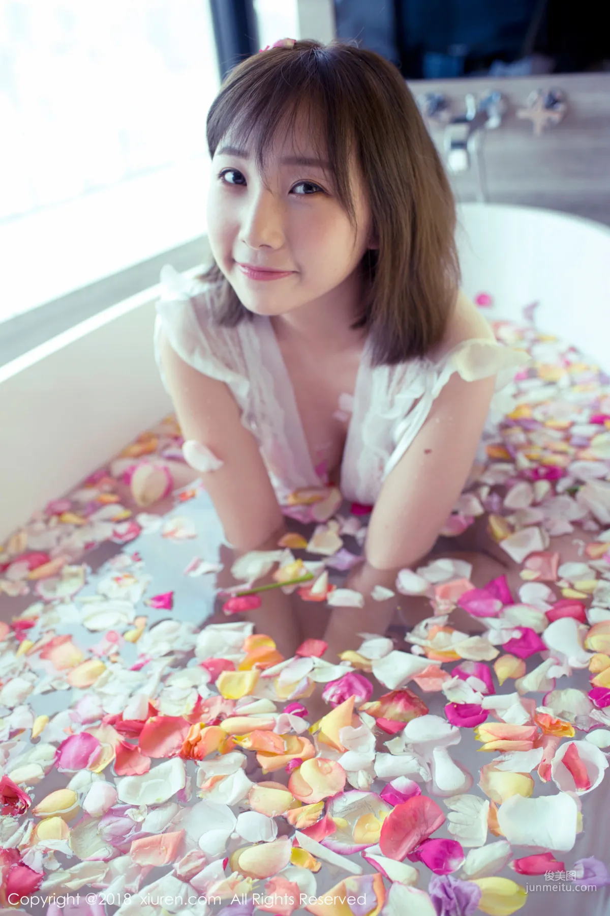 枝恩《短發百變大美女》 [秀人網XIUREN] No.981 寫真集 8