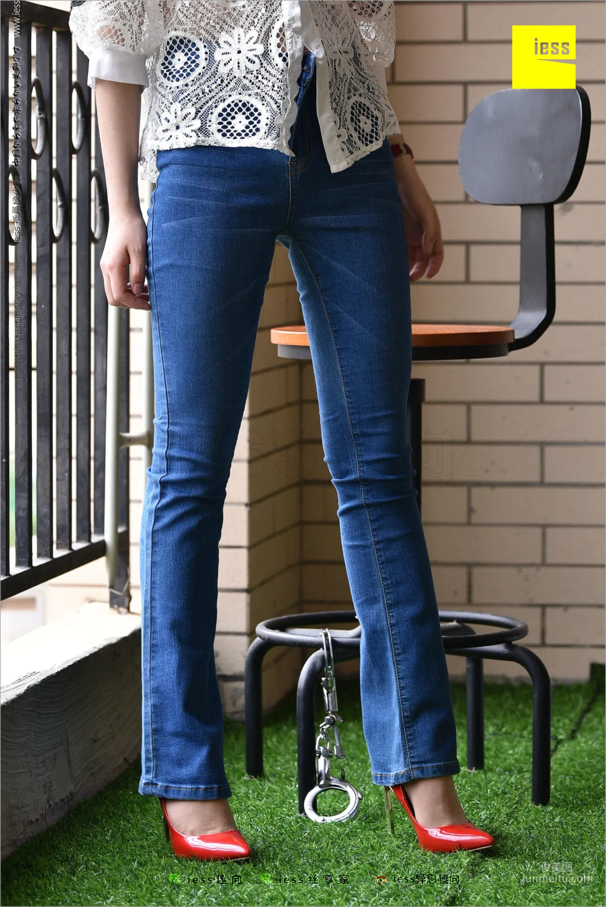 Guang Yan, Jeans, New Model and Red High Heels [IESS] Silk Stockings Bento 224 Photo Set photo 13