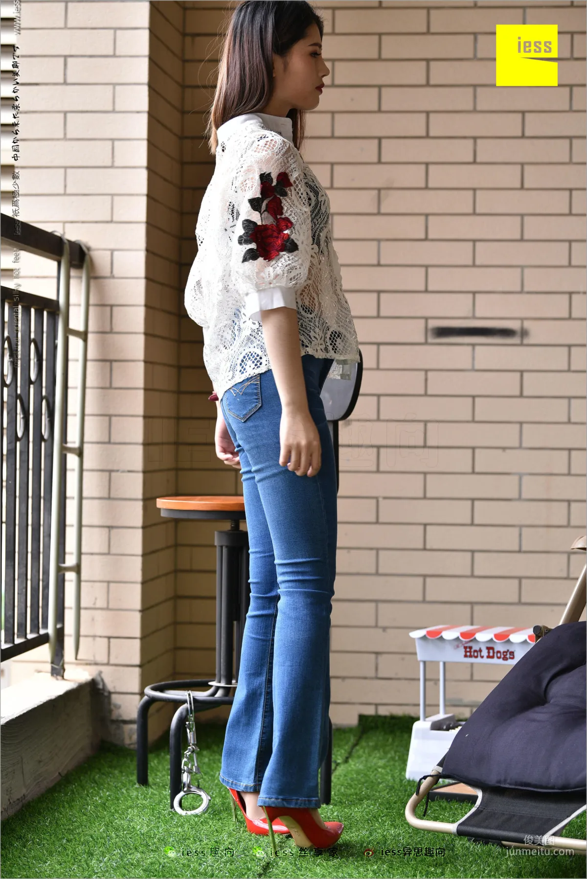 Guang Yan, Jeans, New Model and Red High Heels [IESS] Silk Stockings Bento 224 Photo Set photo 17