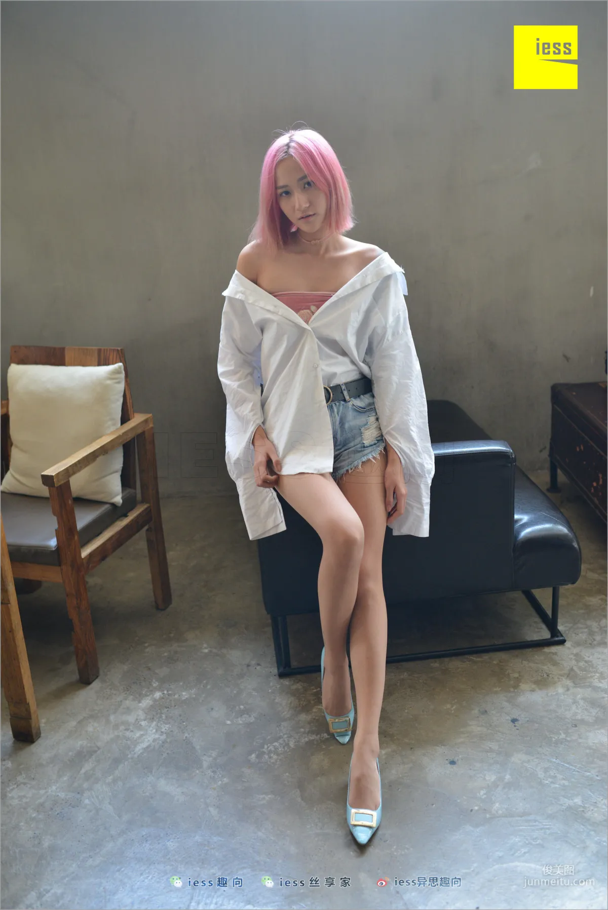 Xiao Xiao "Black Stockings Goddess's Red Blue Yellow" [IESS] Silk Stockings Bento 228 Photo Set photo 10