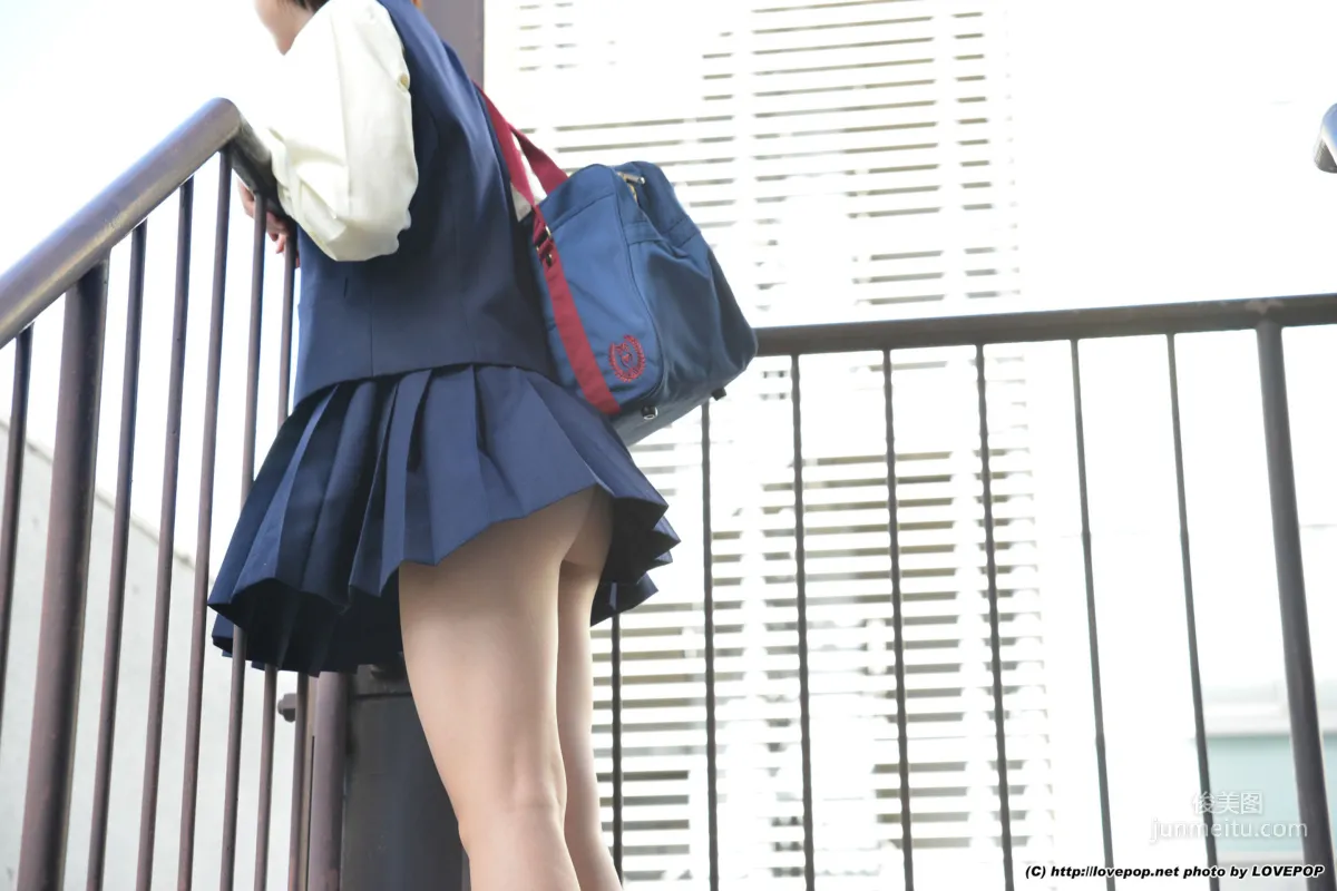 [LovePop] 笹山りん《校服诱惑》 写真集1