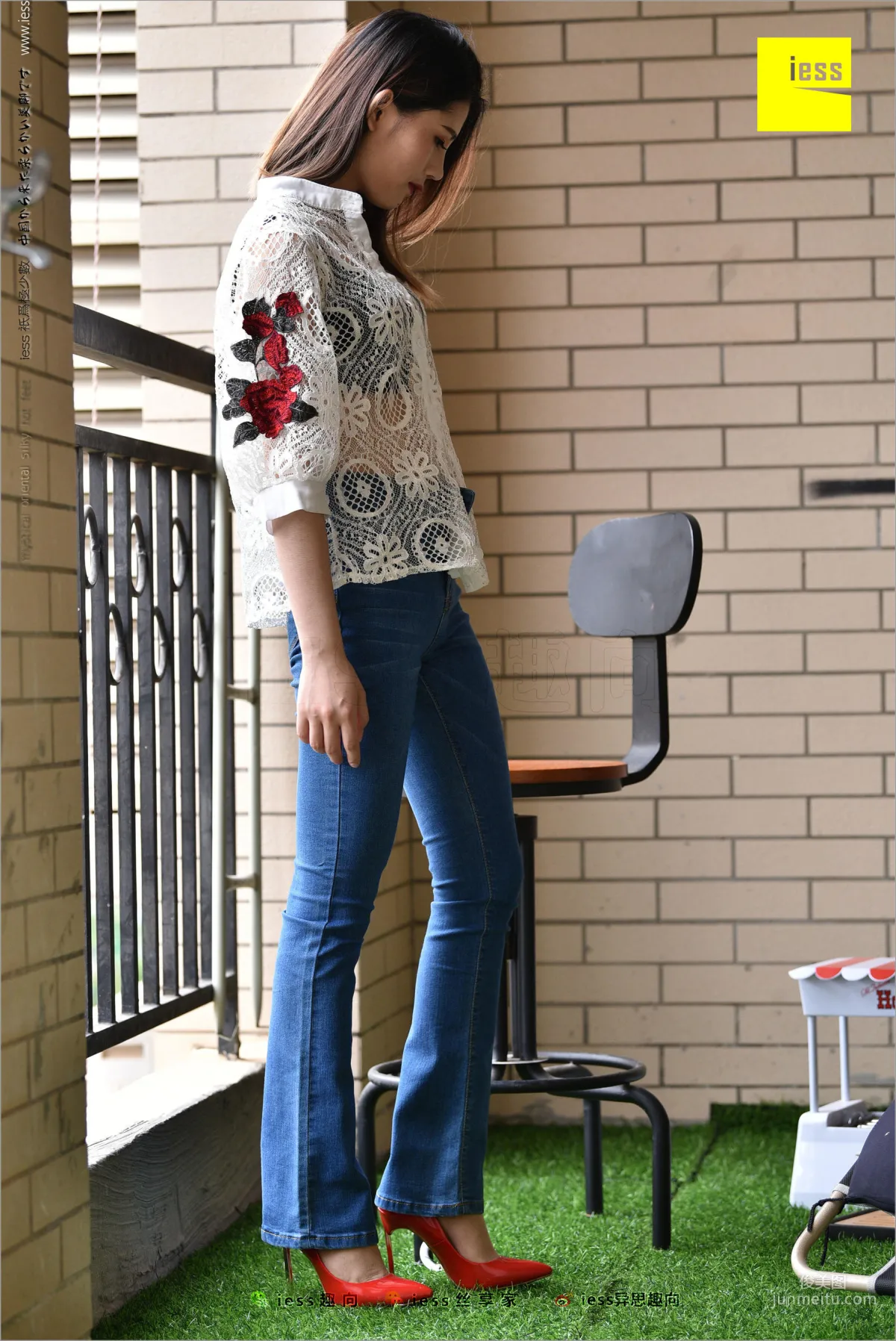 Guang Yan, Jeans, New Model and Red High Heels [IESS] Silk Stockings Bento 224 Photo Set photo 10