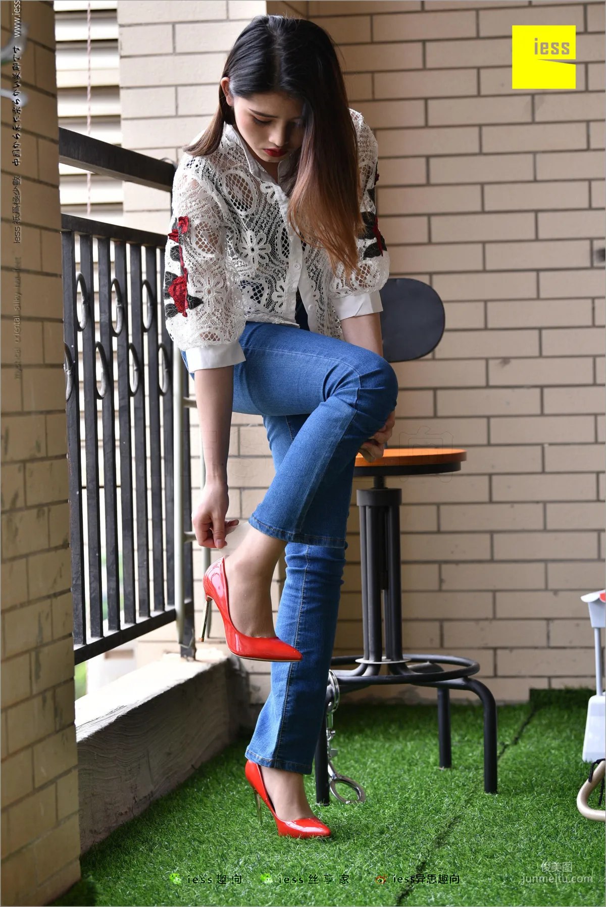 Guang Yan, Jeans, New Model and Red High Heels [IESS] Silk Stockings Bento 224 Photo Set photo 58