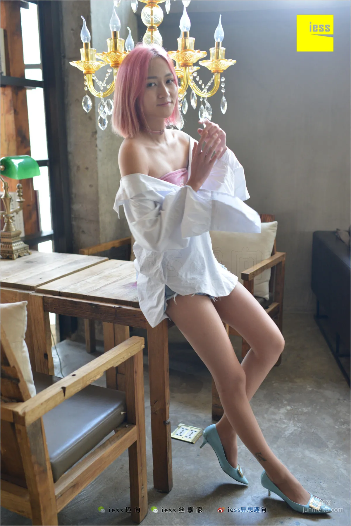 Xiao Xiao "Black Stockings Goddess's Red Blue Yellow" [IESS] Silk Stockings Bento 228 Photo Set photo 22