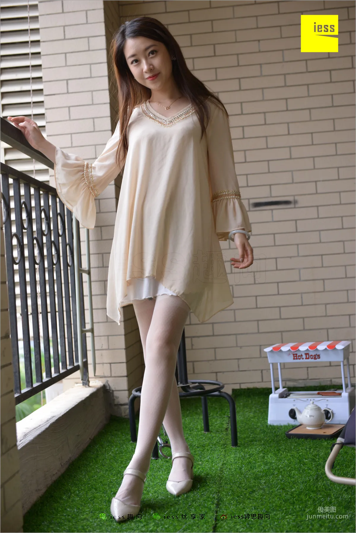 Xiao Jie "Xiao Jie's Classic Retro Pure White Nylon Stockings" [IESS] Silk Stockings Bento 227 Photo Set photo 42