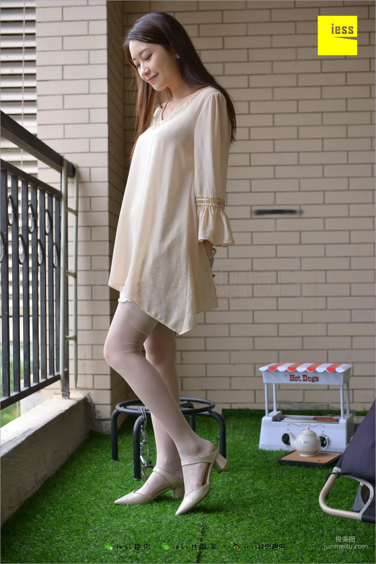 Xiao Jie "Xiao Jie's Classic Retro Pure White Nylon Stockings" [IESS] Silk Stockings Bento 227 Photo Set photo 47