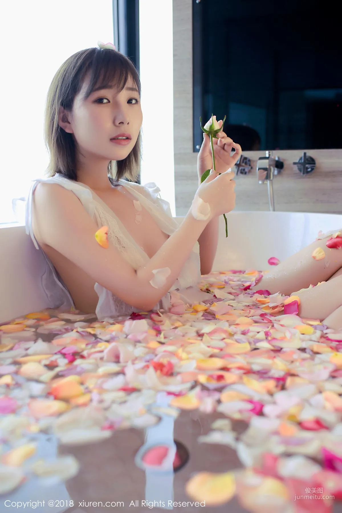 枝恩《短發百變大美女》 [秀人網XIUREN] No.981 寫真集 15