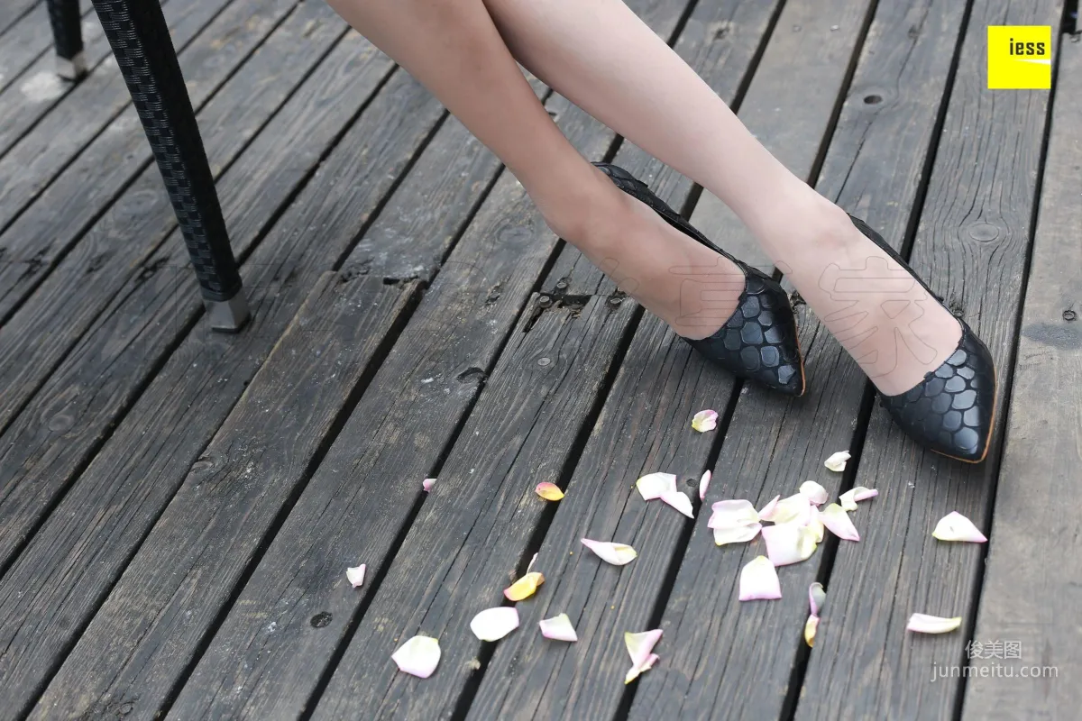 Shuang Shuang, Mature Woman Double Play with Flowers and Branches [IESS] Silk Enjoyer 214 Photo Set photo 88